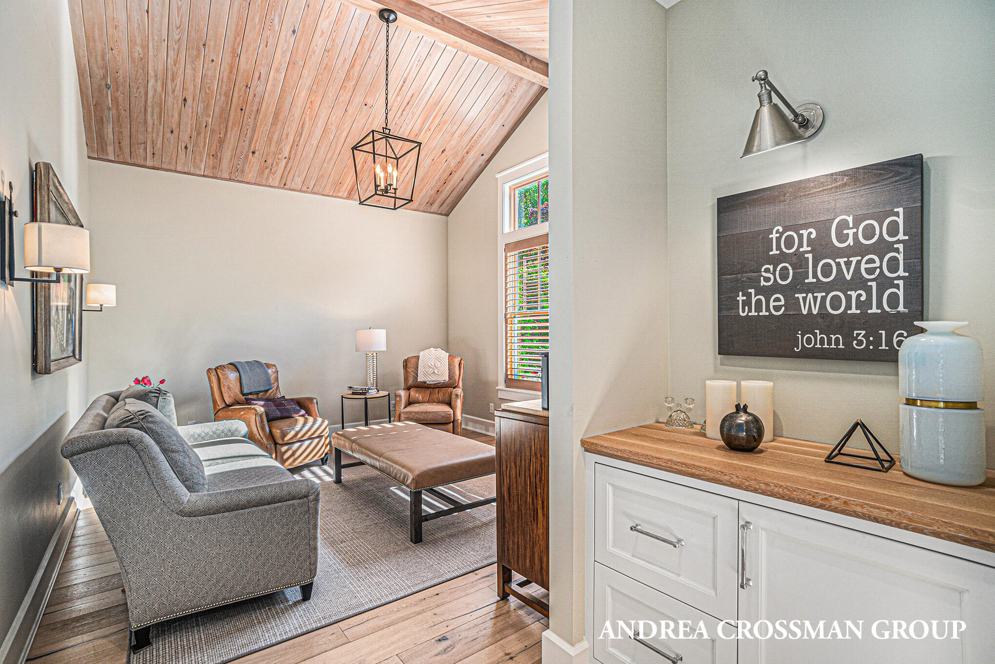 3053 N Lakeshore Drive