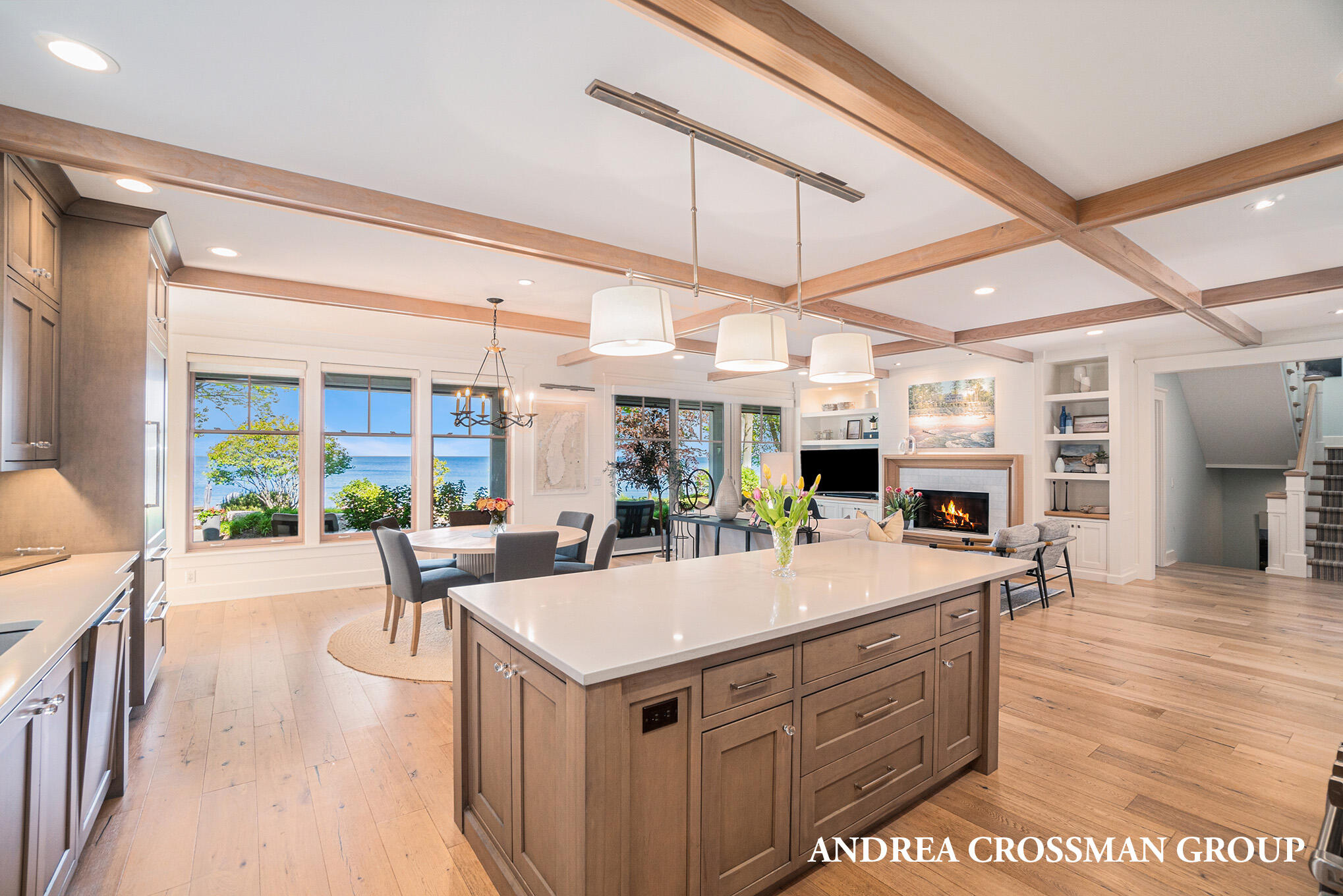 3053 N Lakeshore Drive