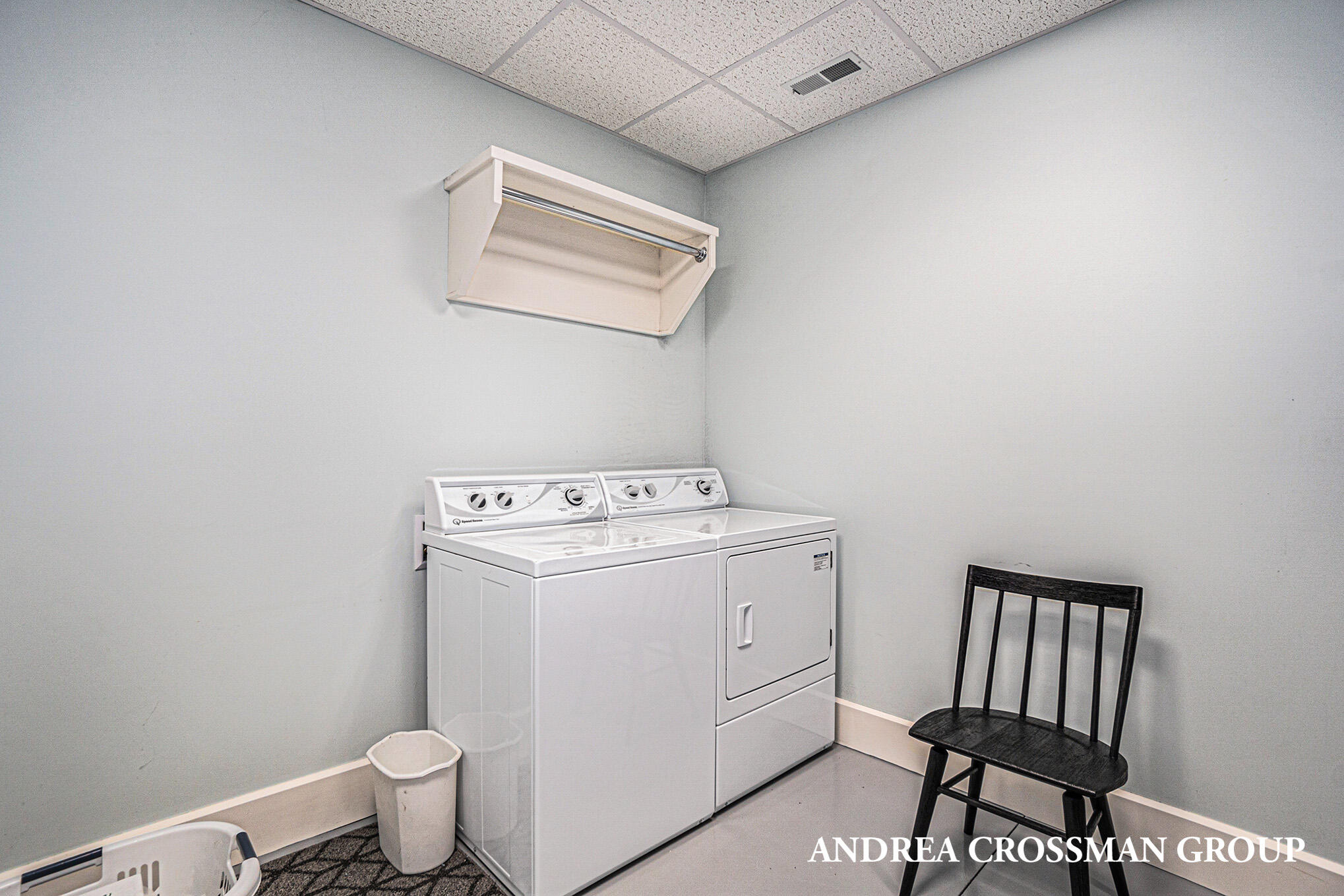 3053 N Lakeshore Drive