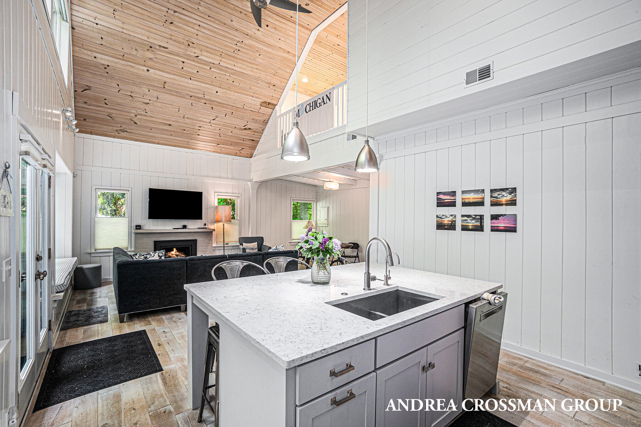 3053 N Lakeshore Drive