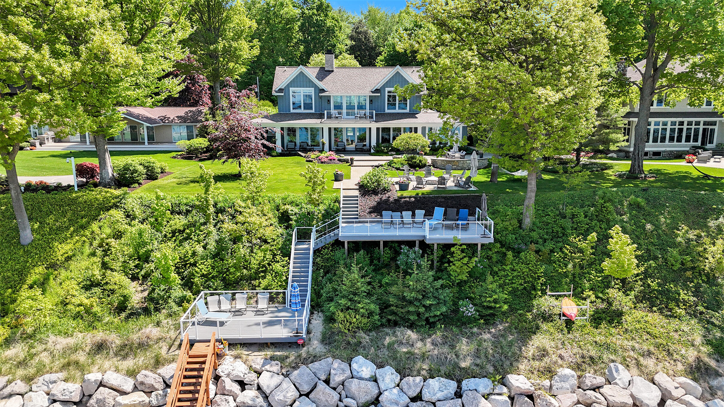 3053 N Lakeshore Drive