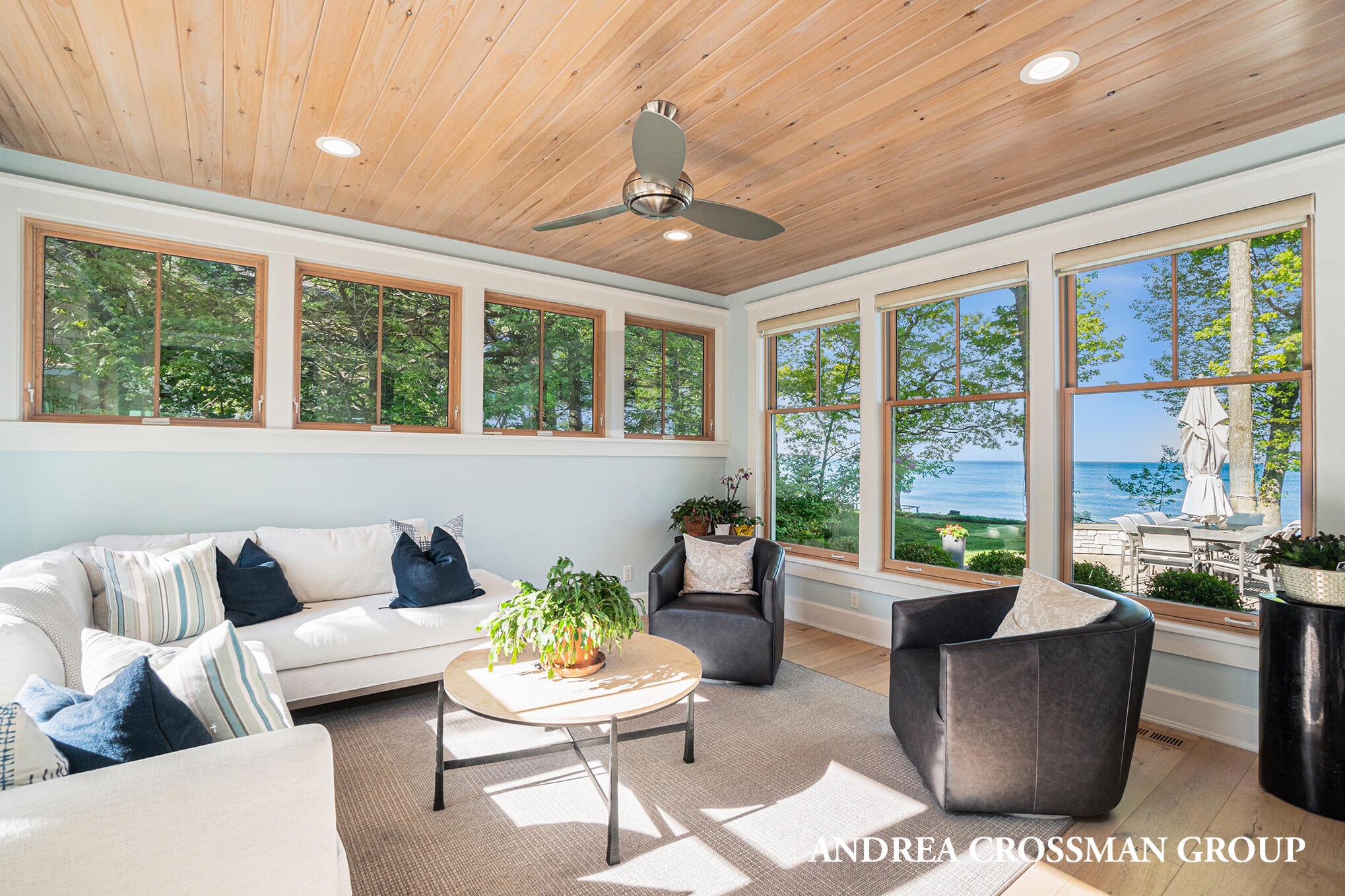 3053 N Lakeshore Drive