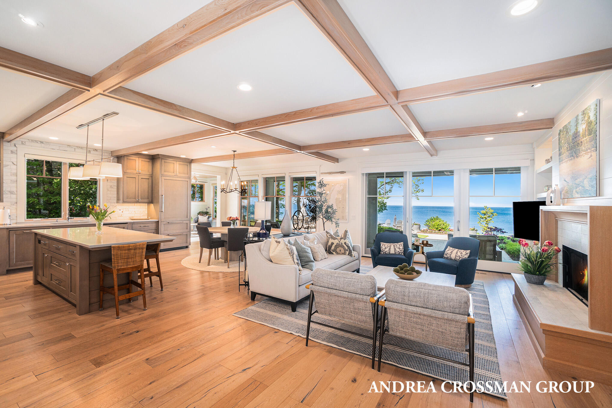 3053 N Lakeshore Drive