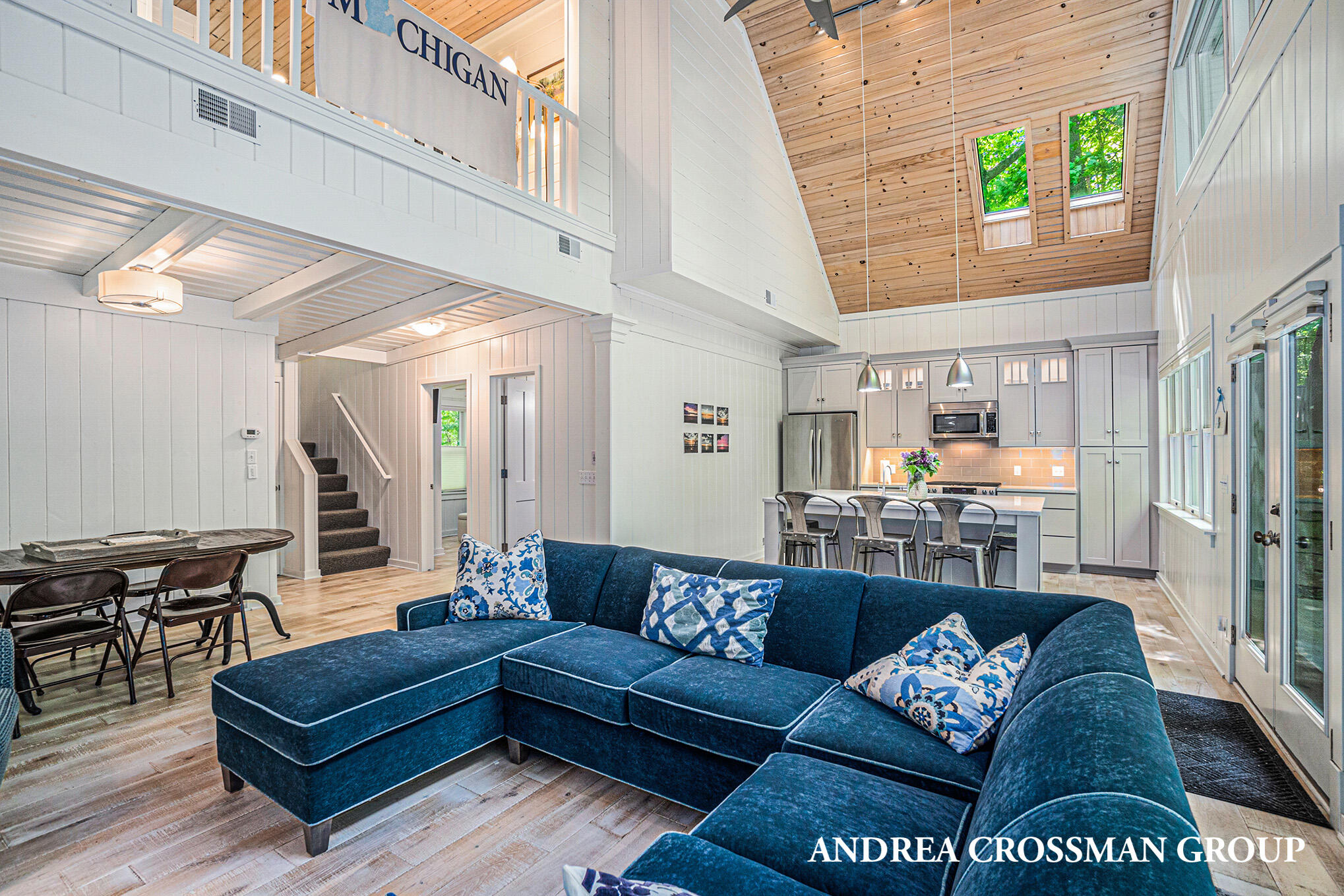 3053 N Lakeshore Drive