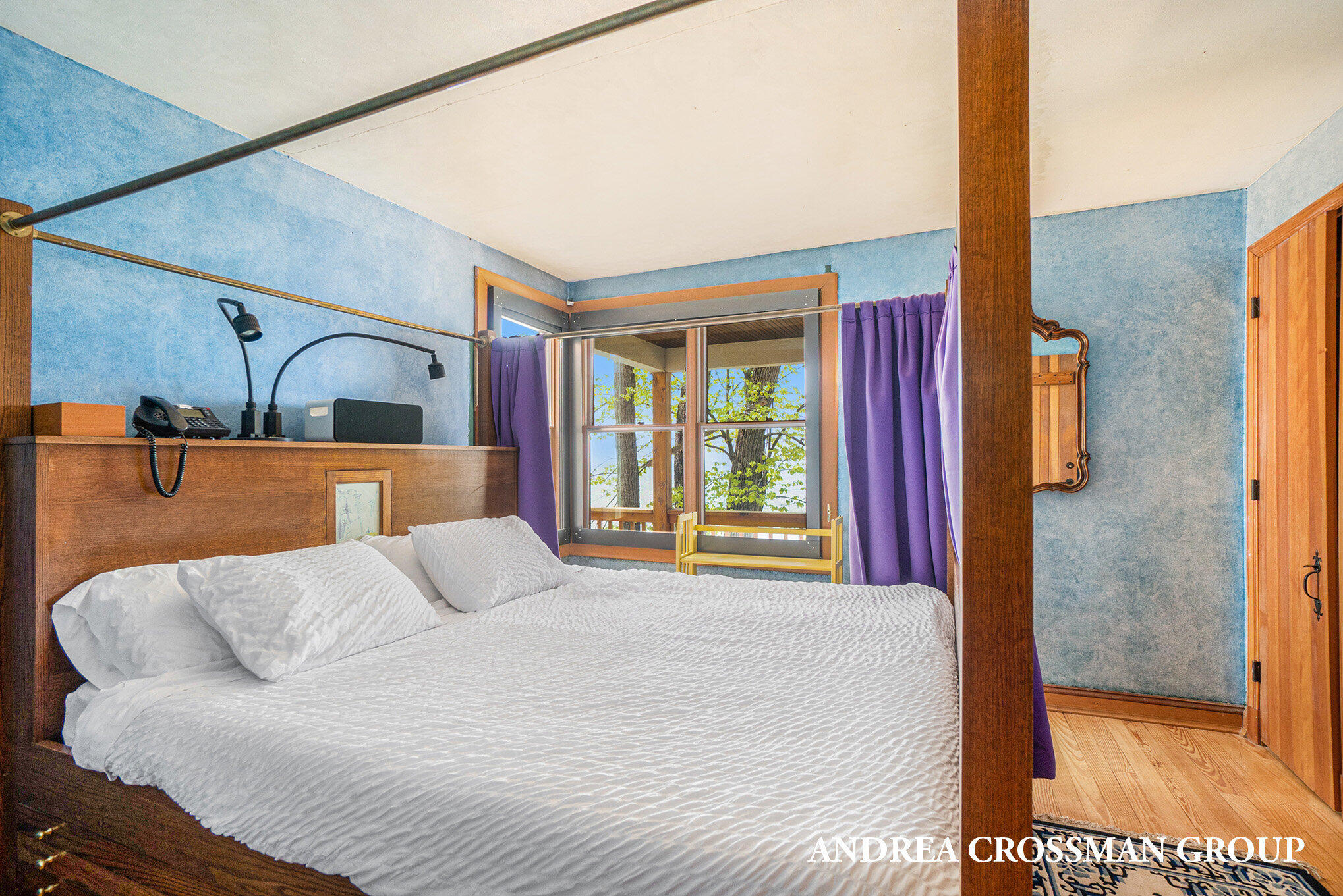 5795 Lakeshore Drive