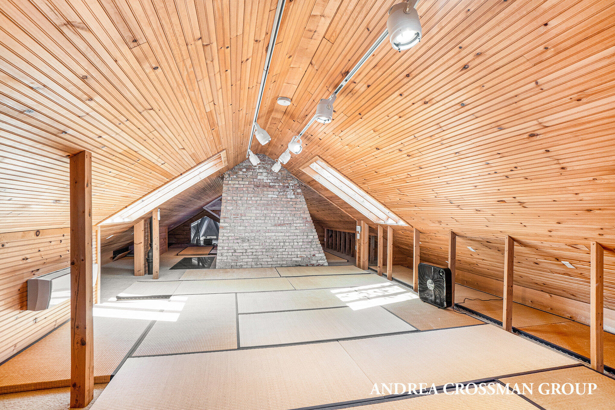 5795 Lakeshore Drive