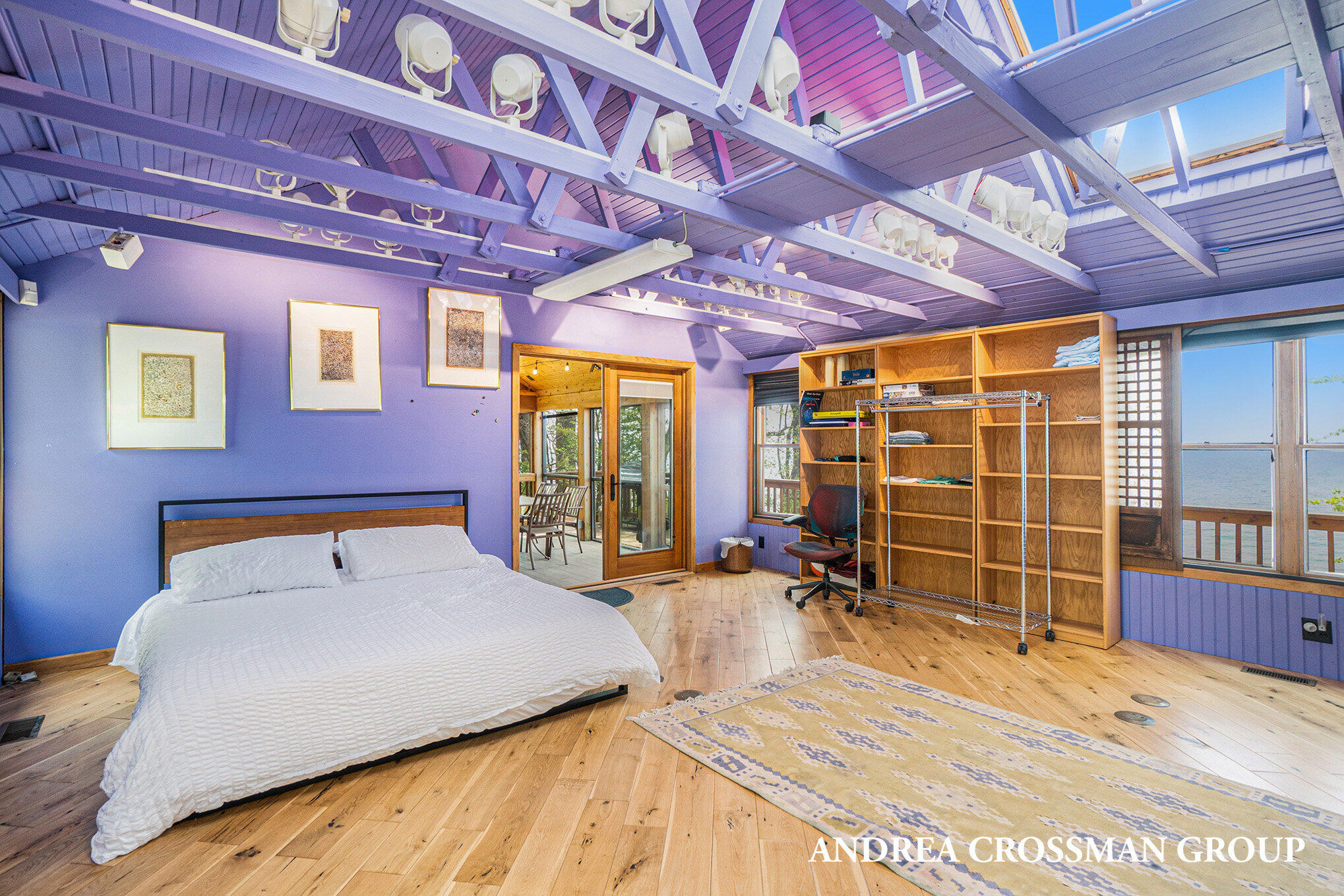 5795 Lakeshore Drive