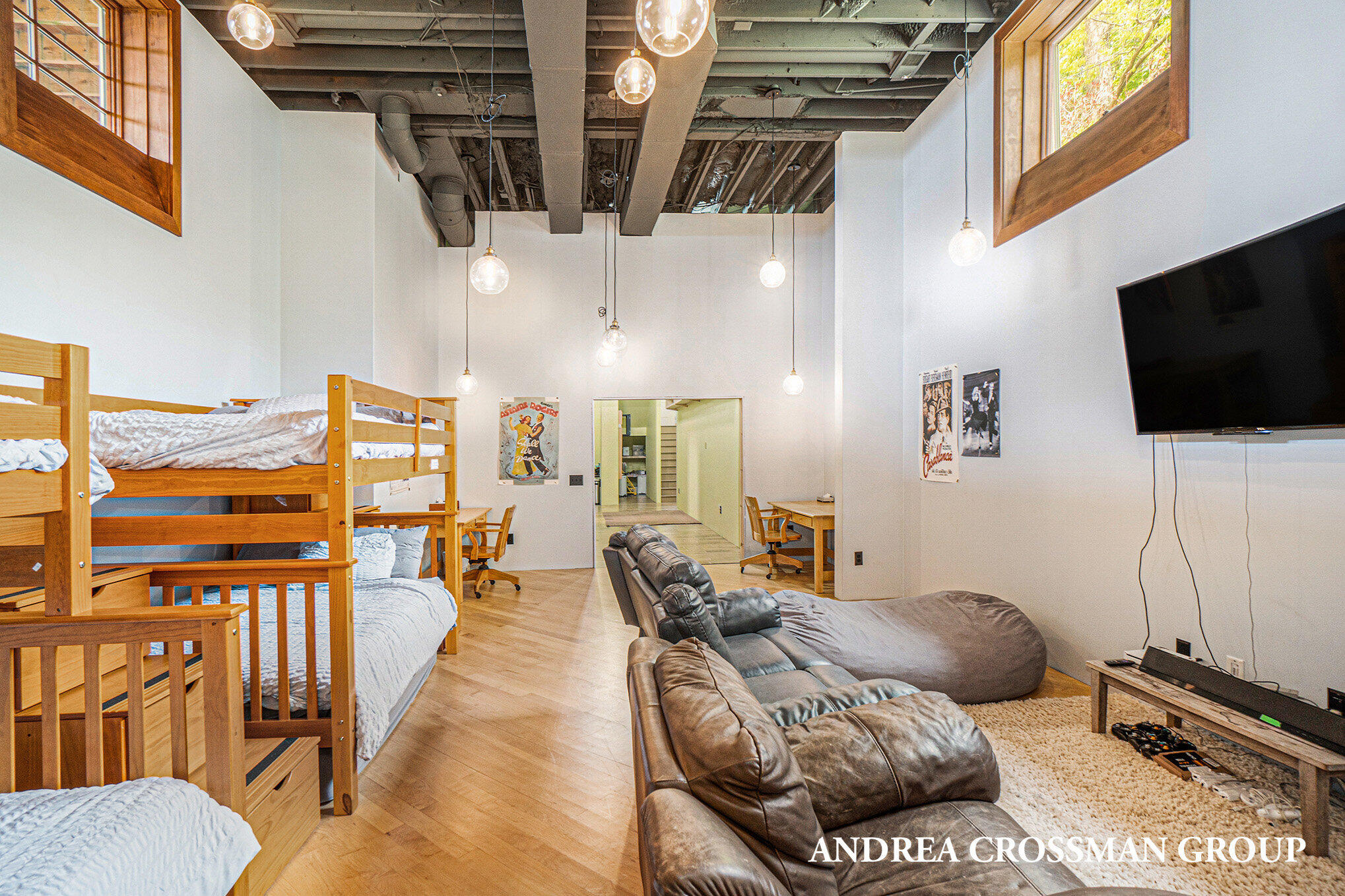 5795 Lakeshore Drive