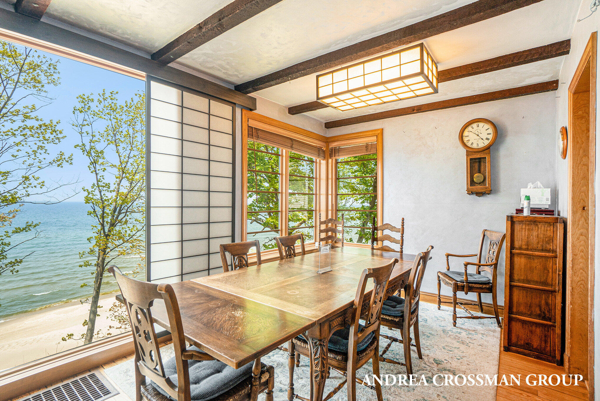 5795 Lakeshore Drive