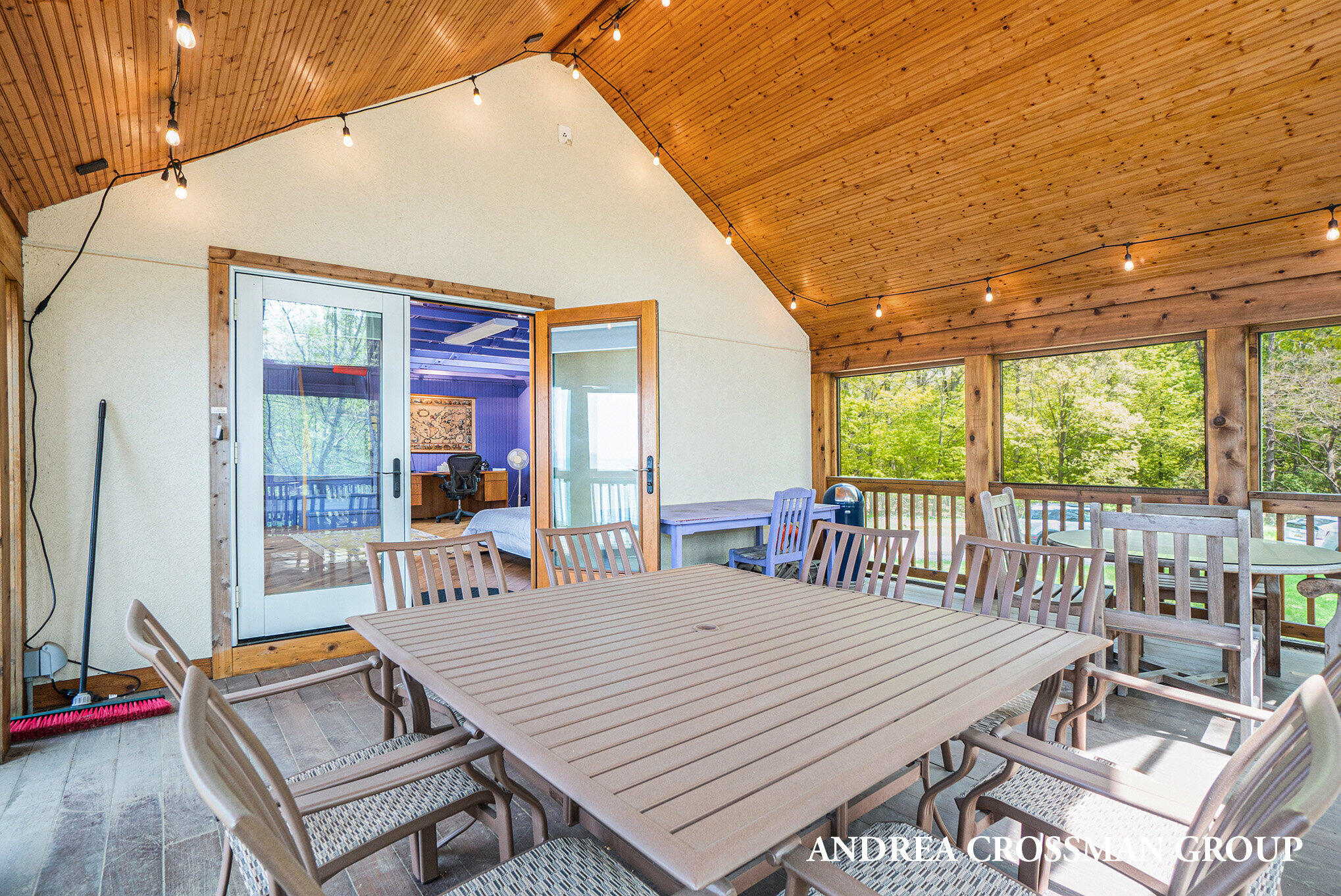 5795 Lakeshore Drive