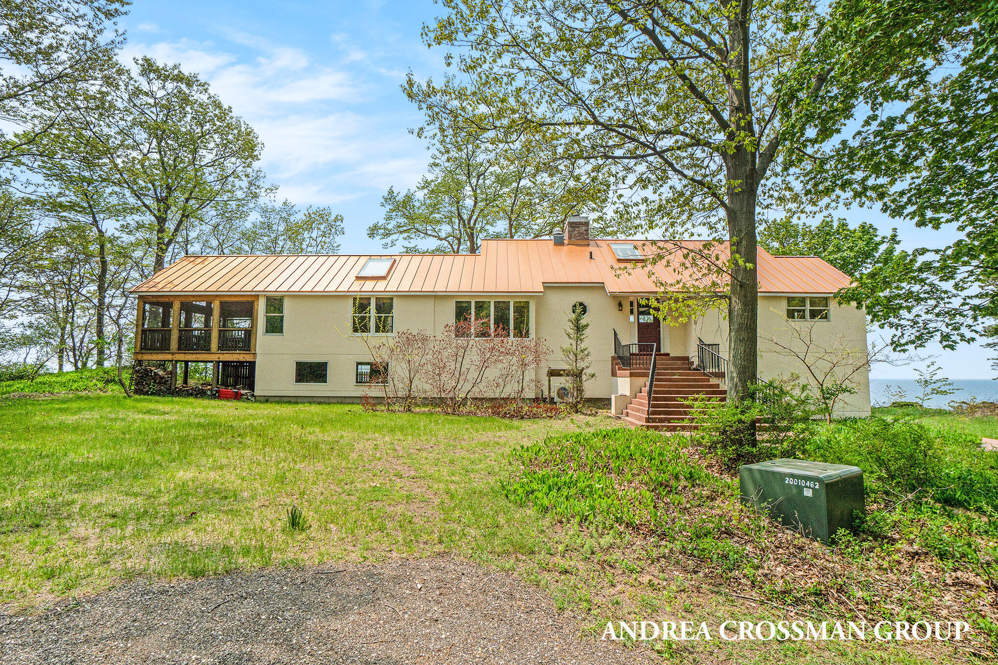 5795 Lakeshore Drive