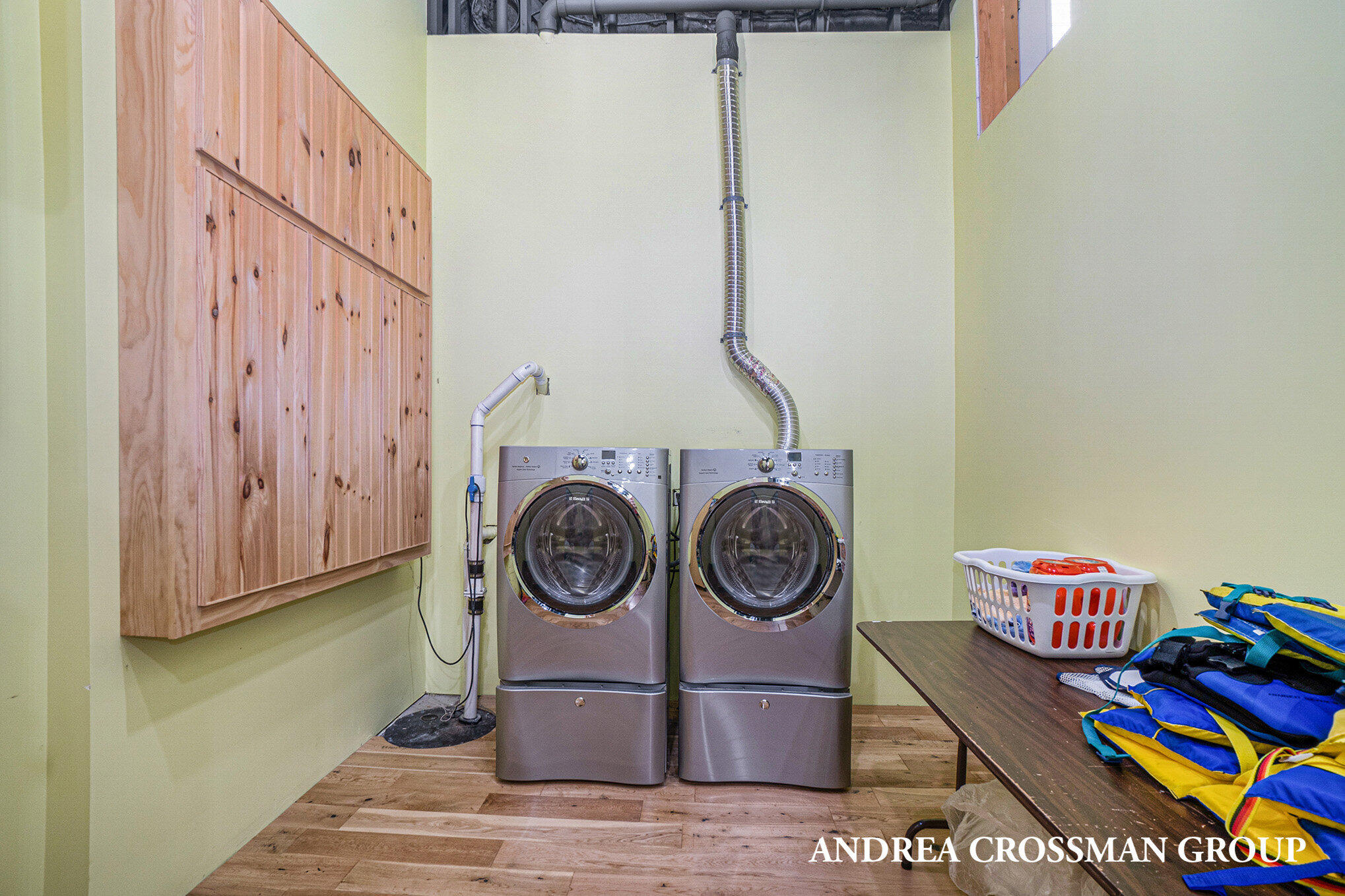 5795 Lakeshore Drive