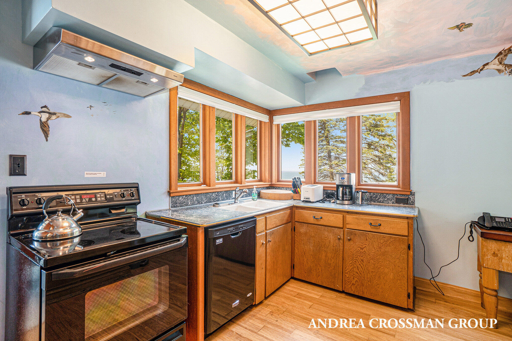 5795 Lakeshore Drive