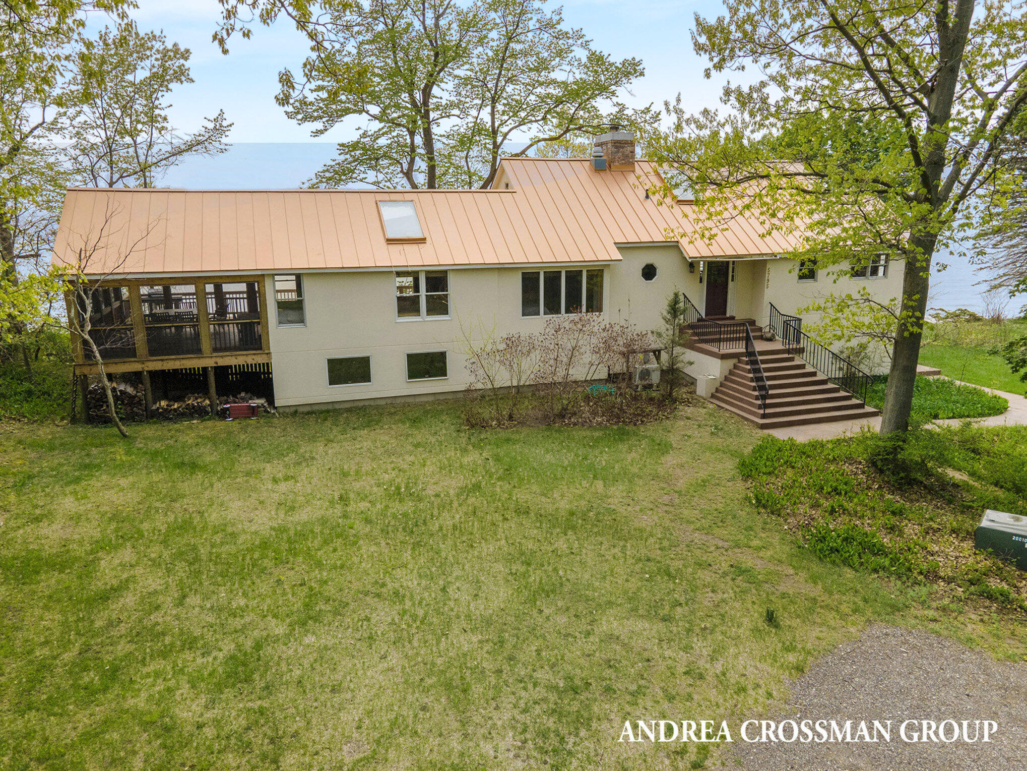 5795 Lakeshore Drive