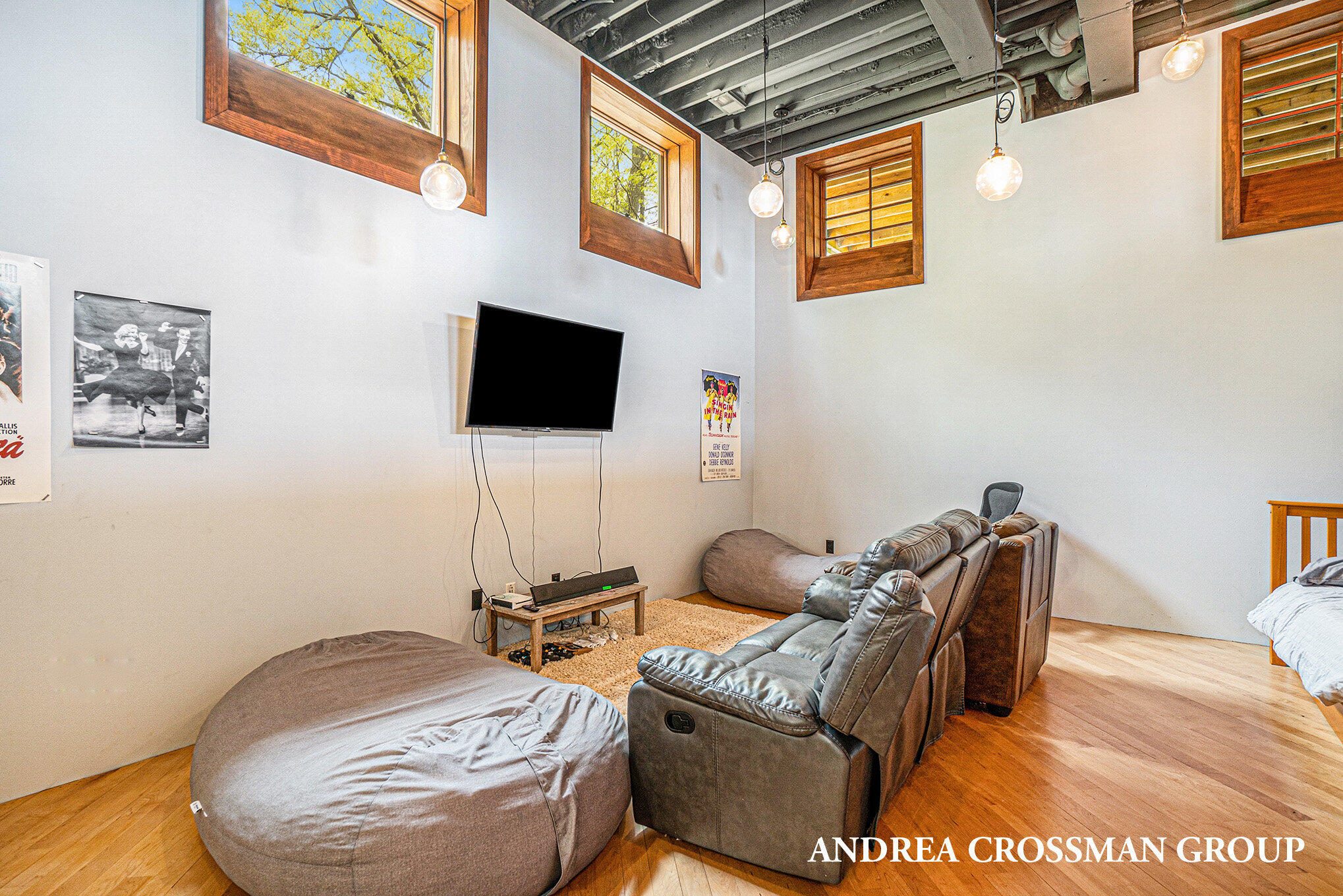 5795 Lakeshore Drive