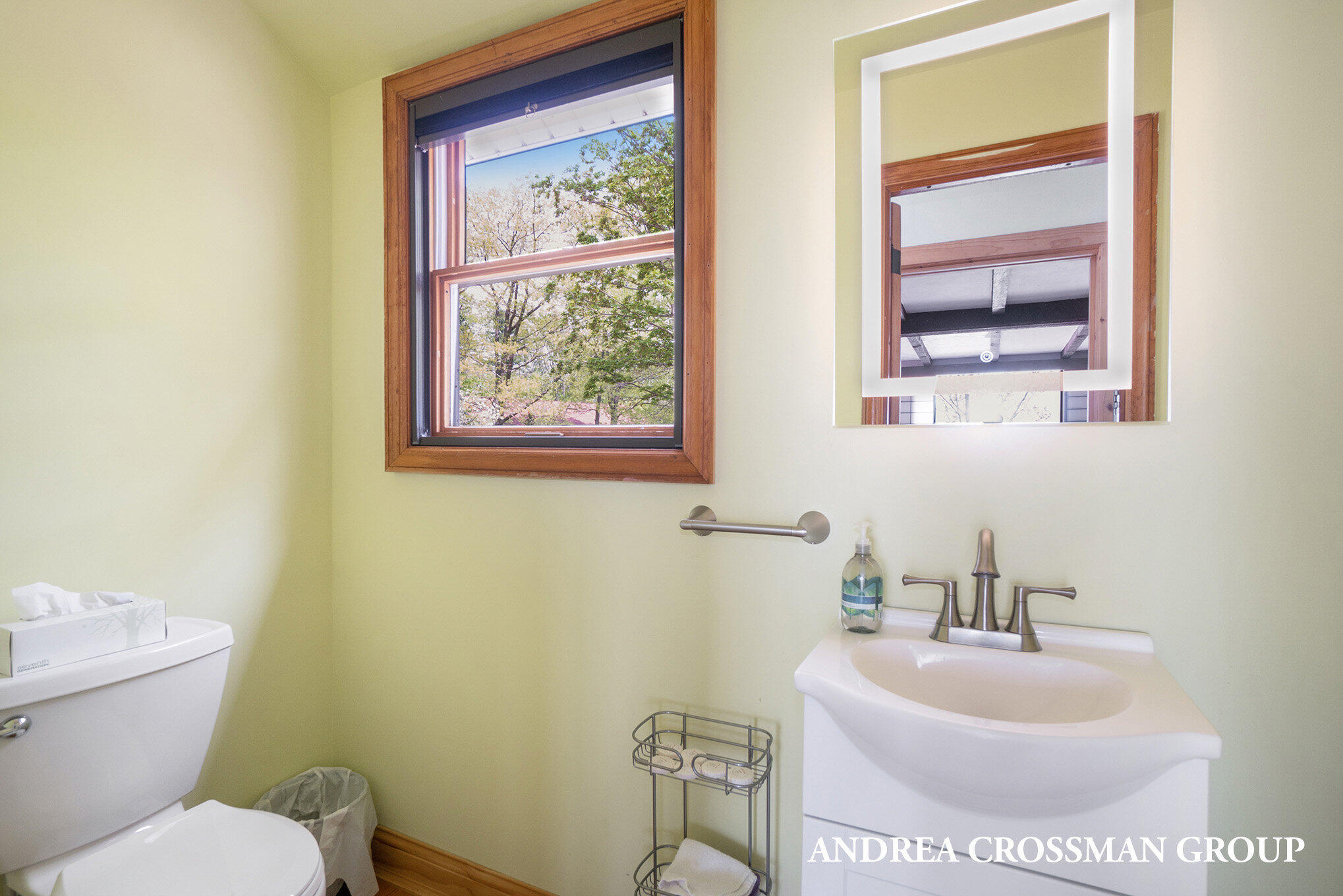 5795 Lakeshore Drive