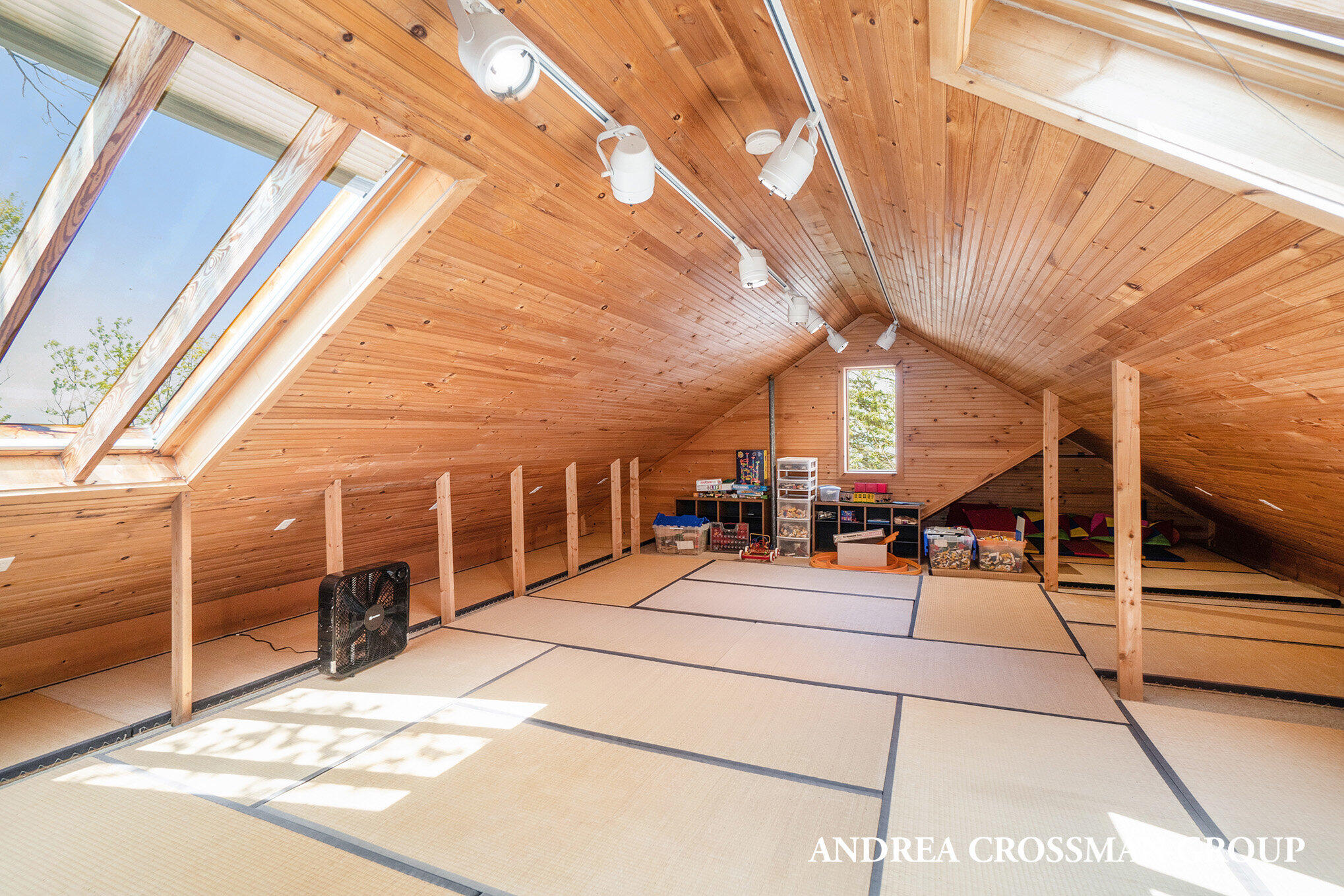 5795 Lakeshore Drive