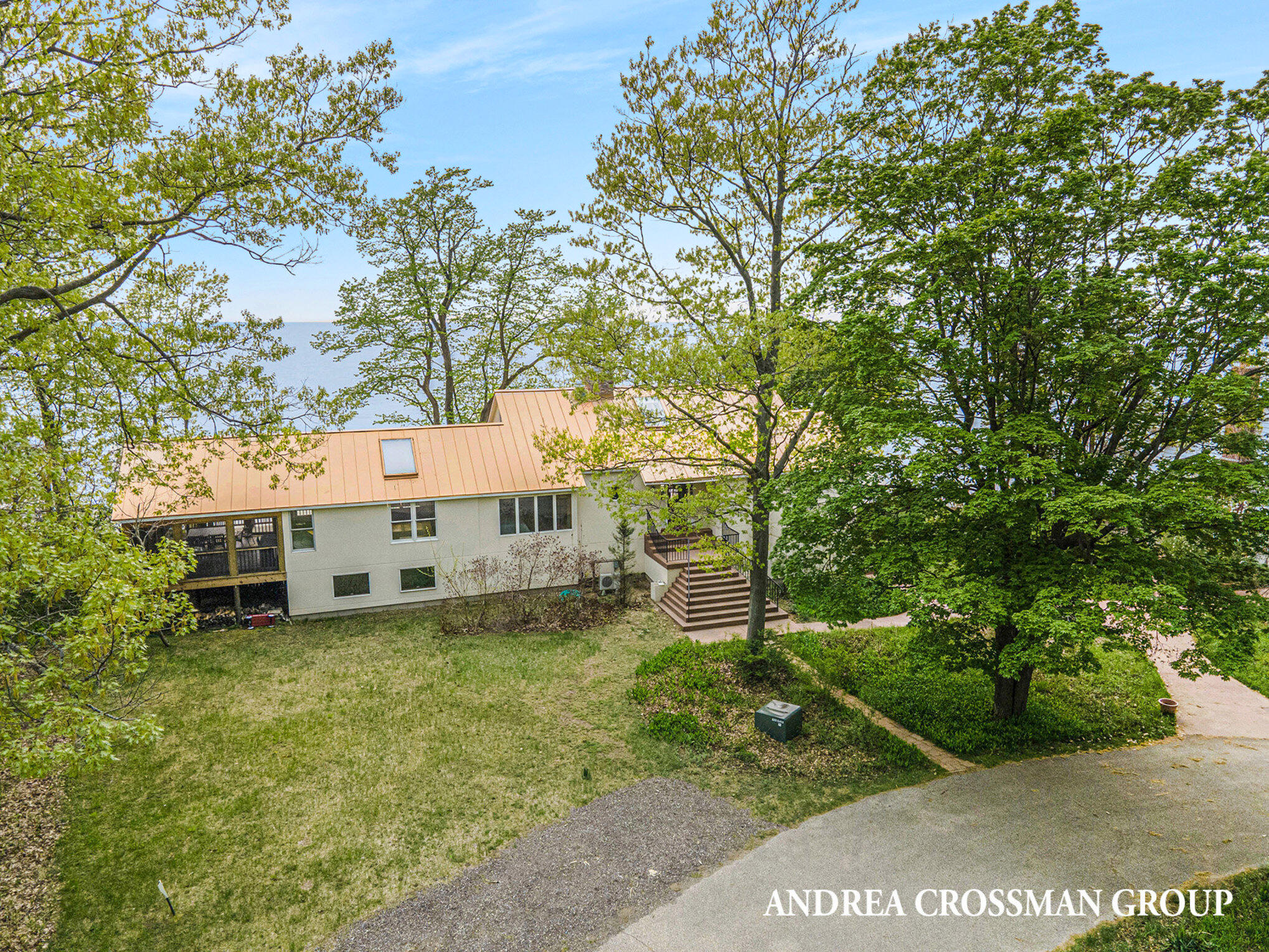 5795 Lakeshore Drive