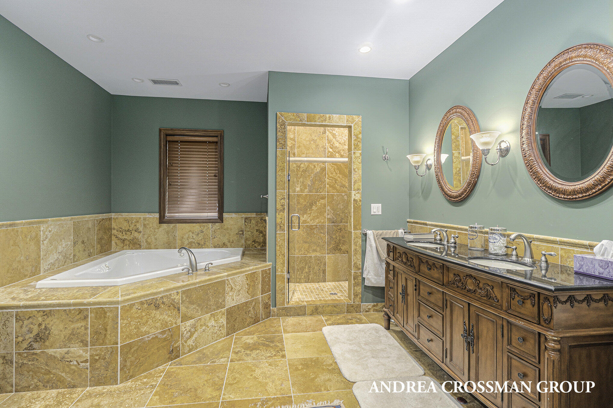 5841 Lakeshore Drive