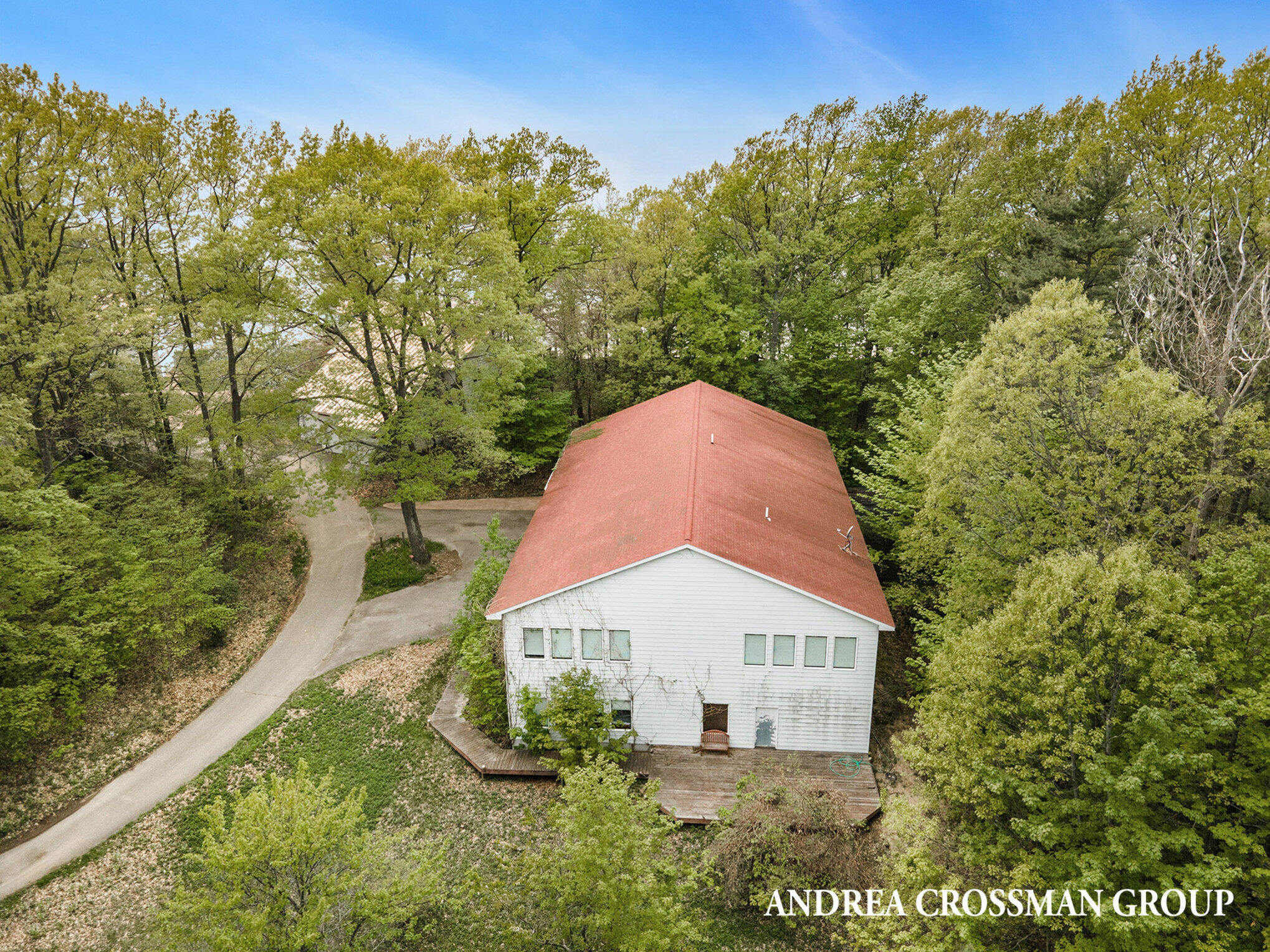 5841 Lakeshore Drive