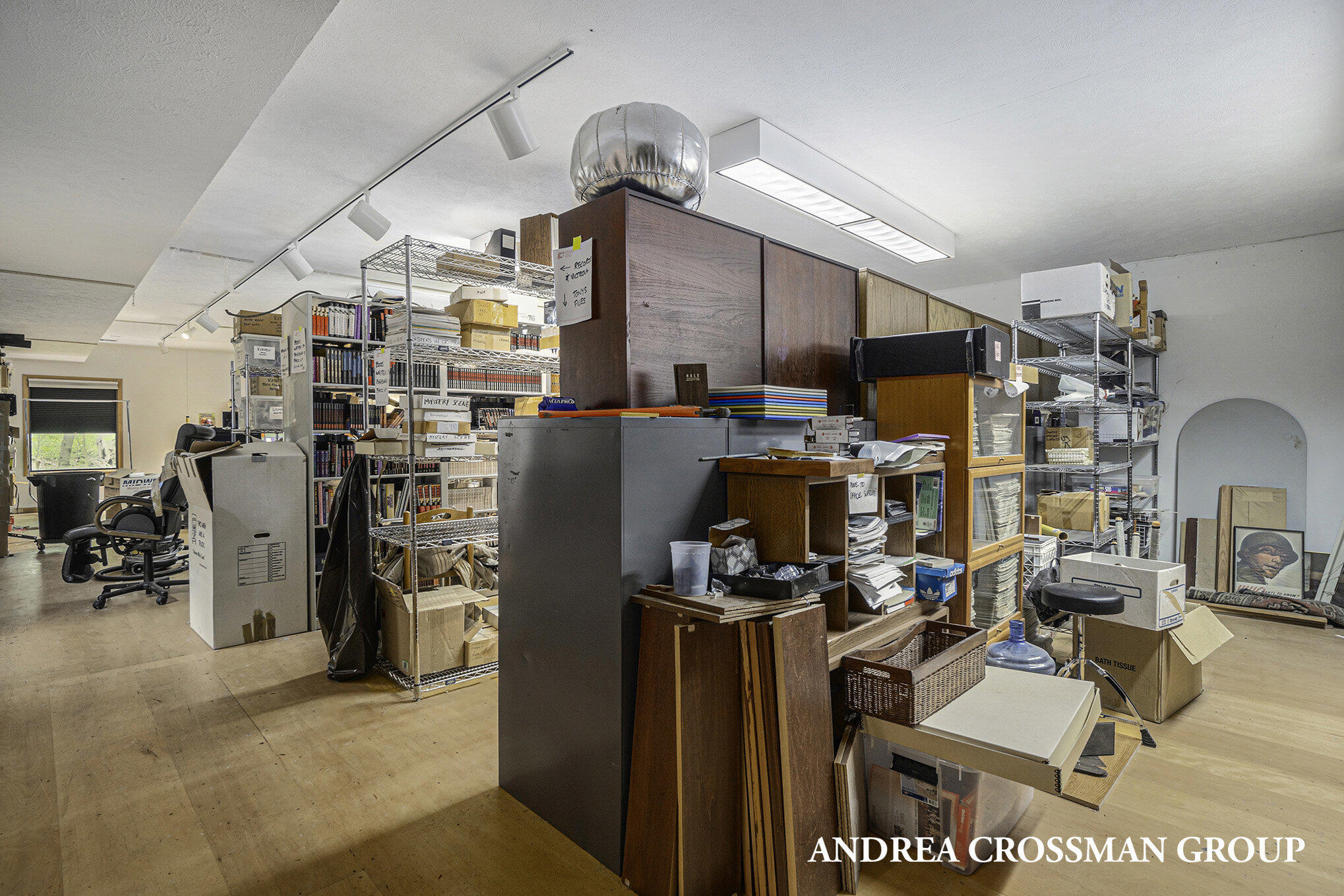 5841 Lakeshore Drive