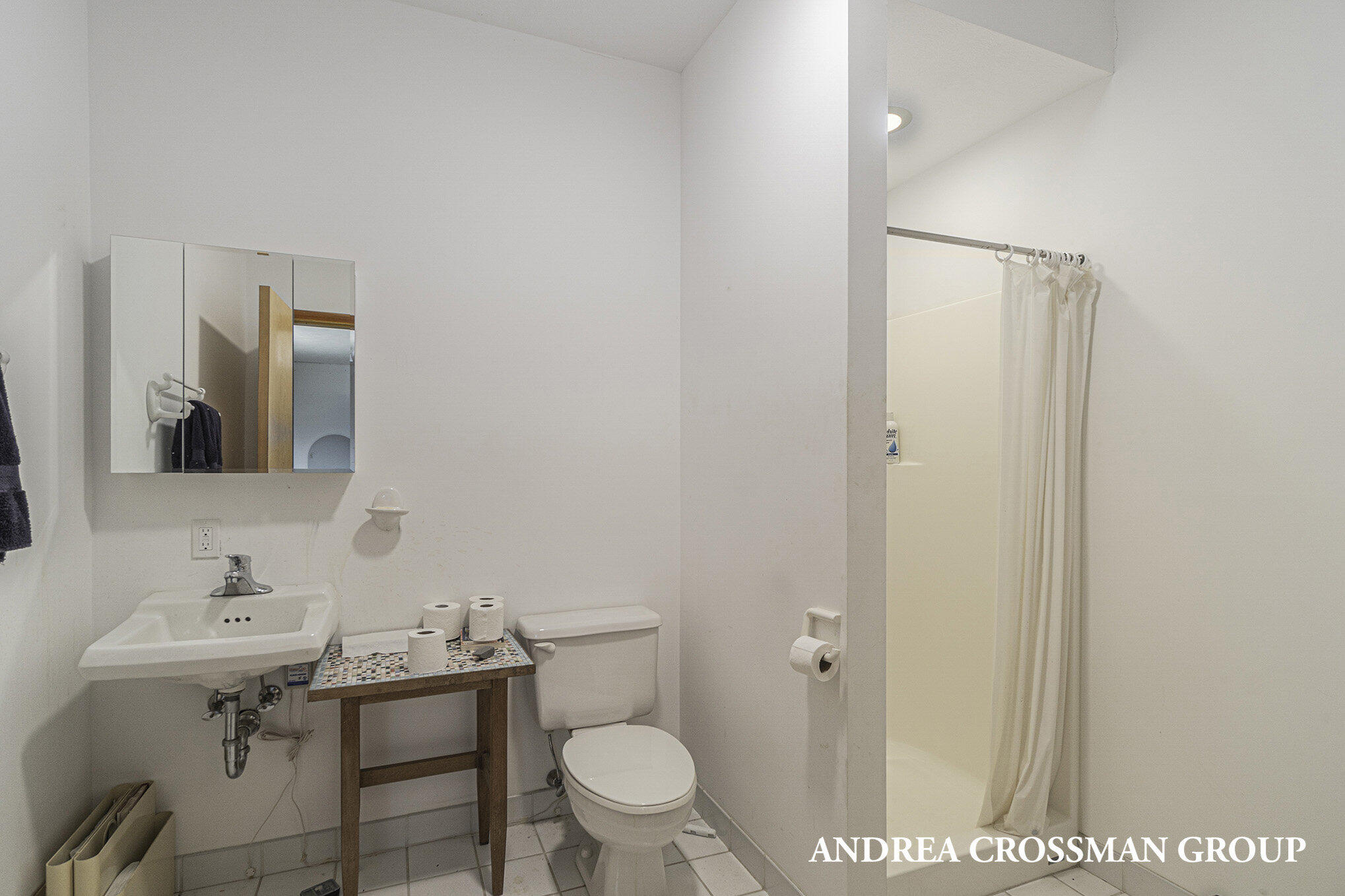 5841 Lakeshore Drive