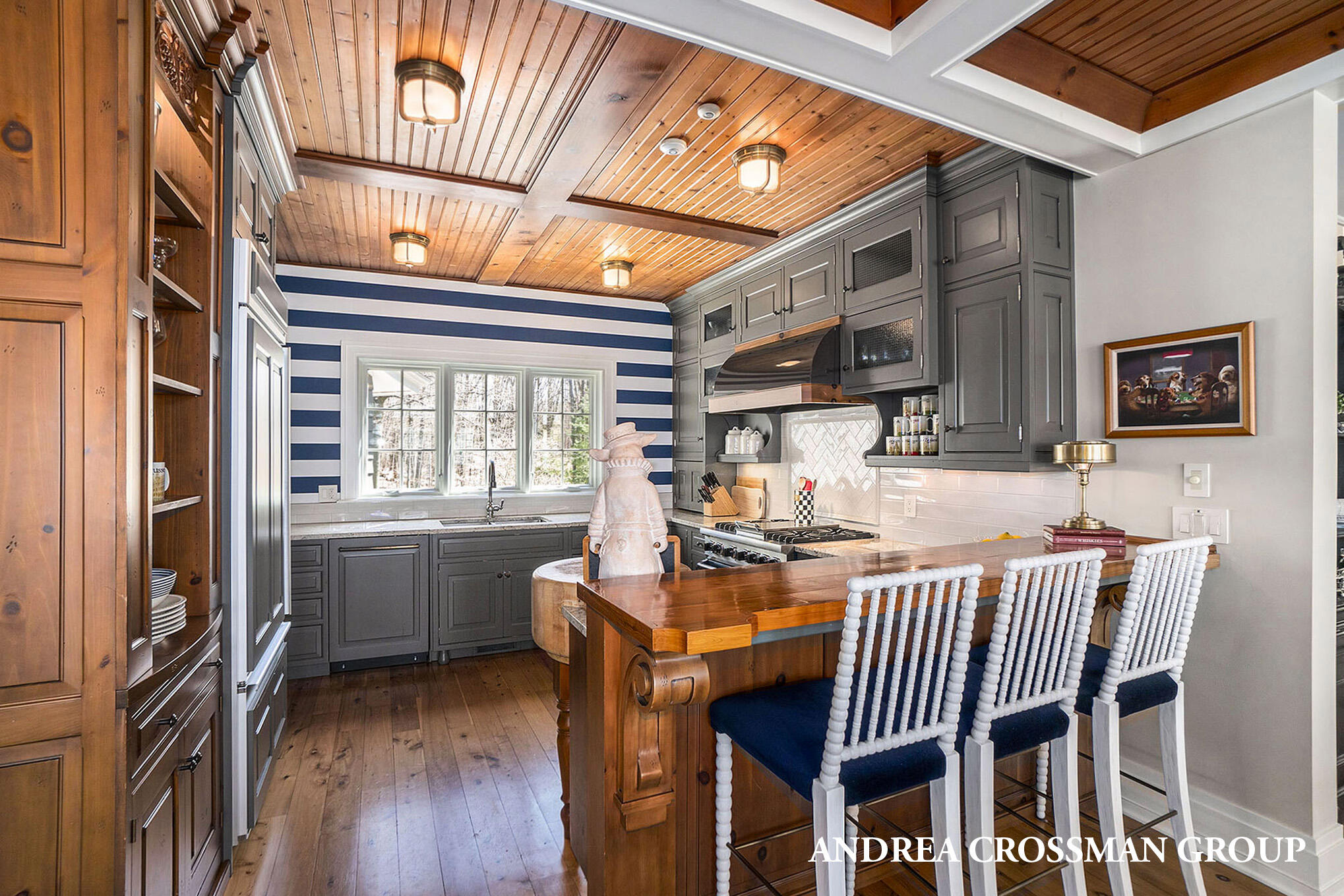 6059 Lakeshore Drive