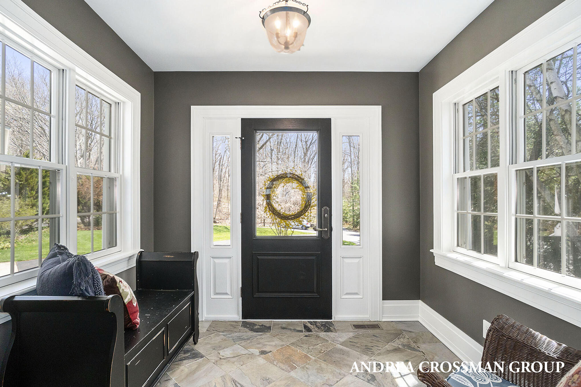 6059 Lakeshore Drive