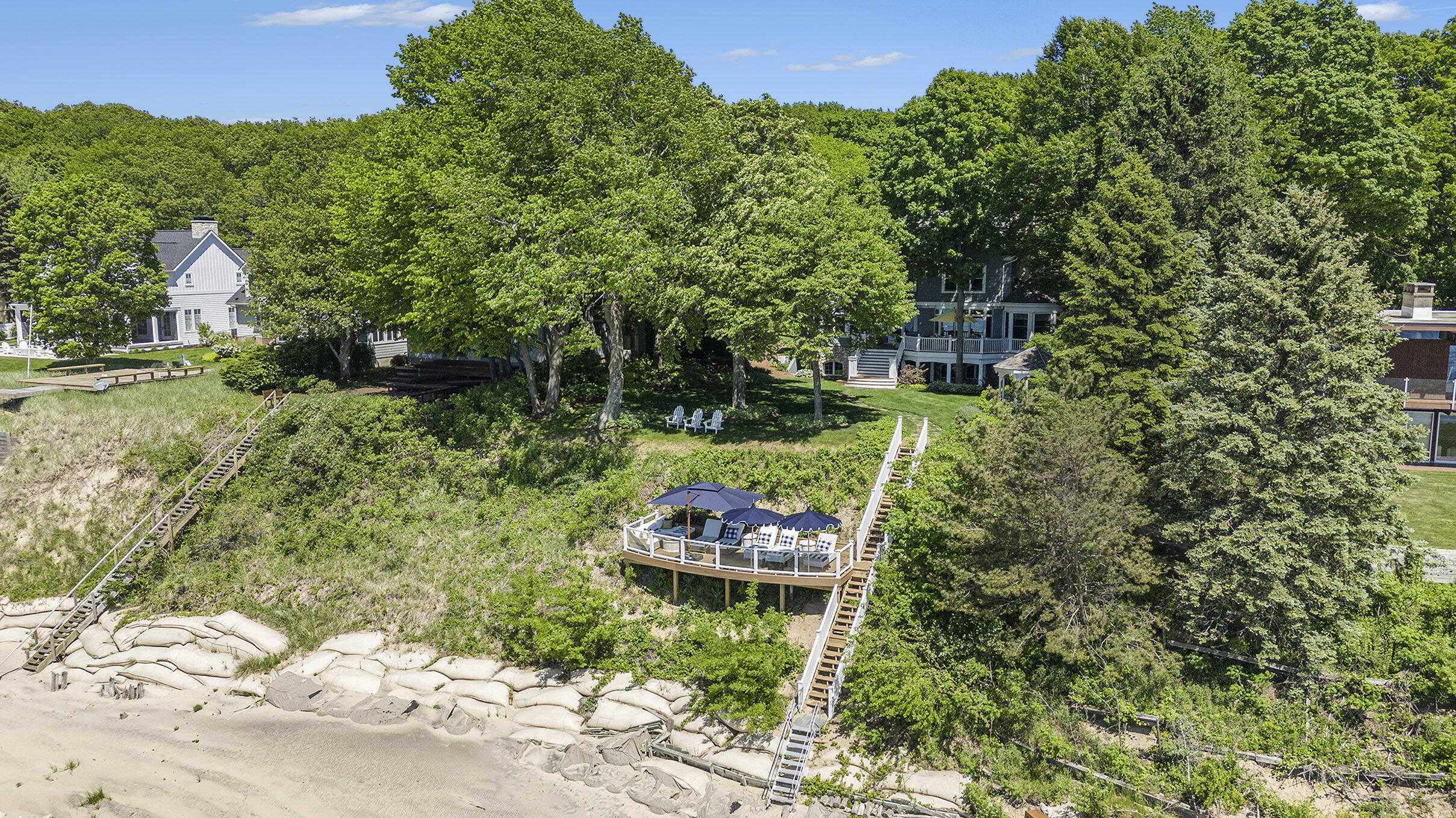 6059 Lakeshore Drive