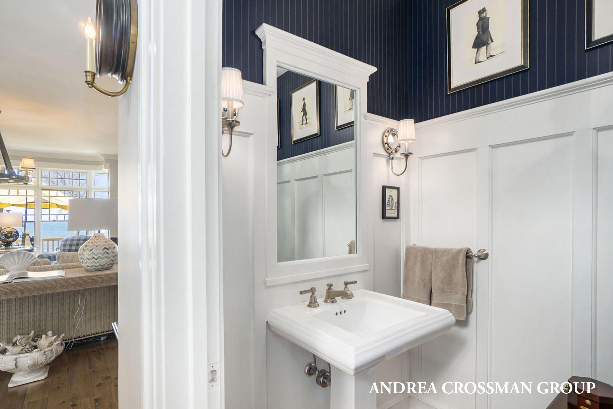 6059 Lakeshore Drive