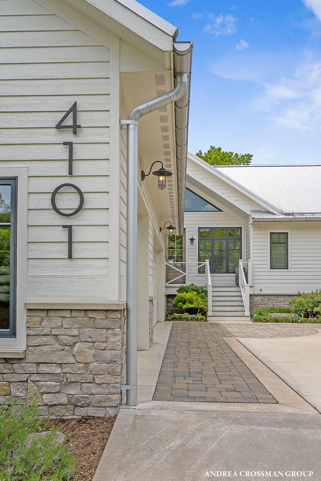 4101 Lakeridge Drive