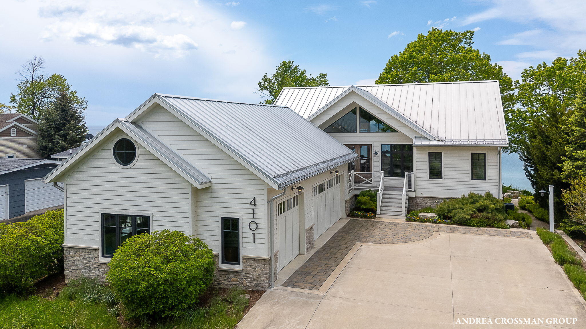 4101 Lakeridge Drive