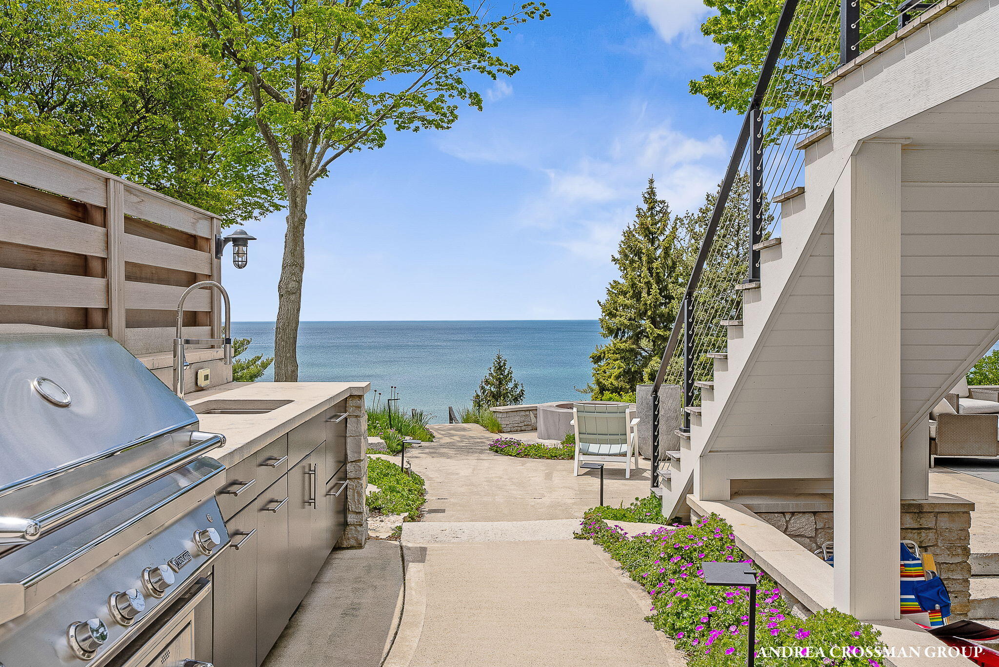 4101 Lakeridge Drive