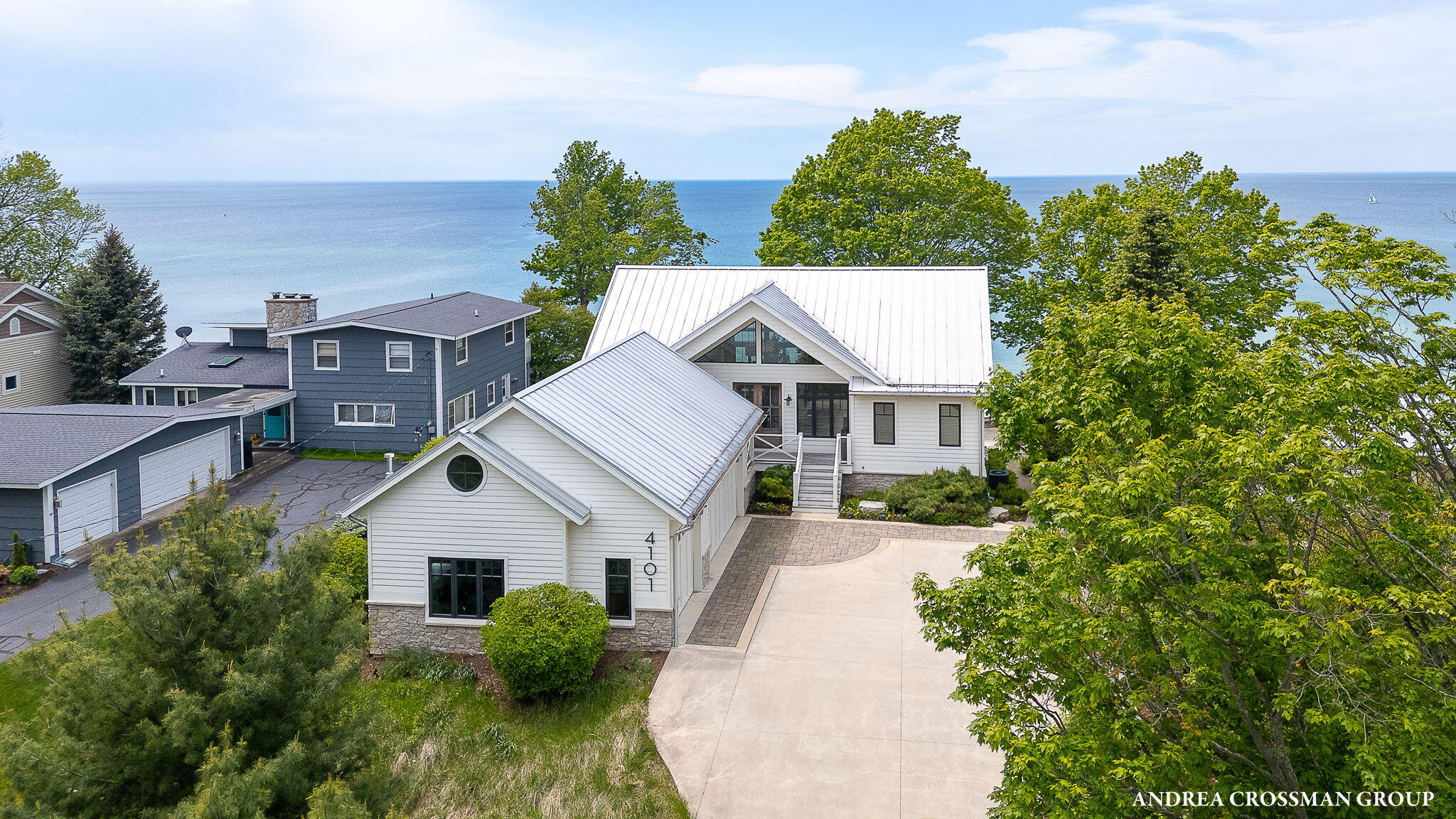 4101 Lakeridge Drive