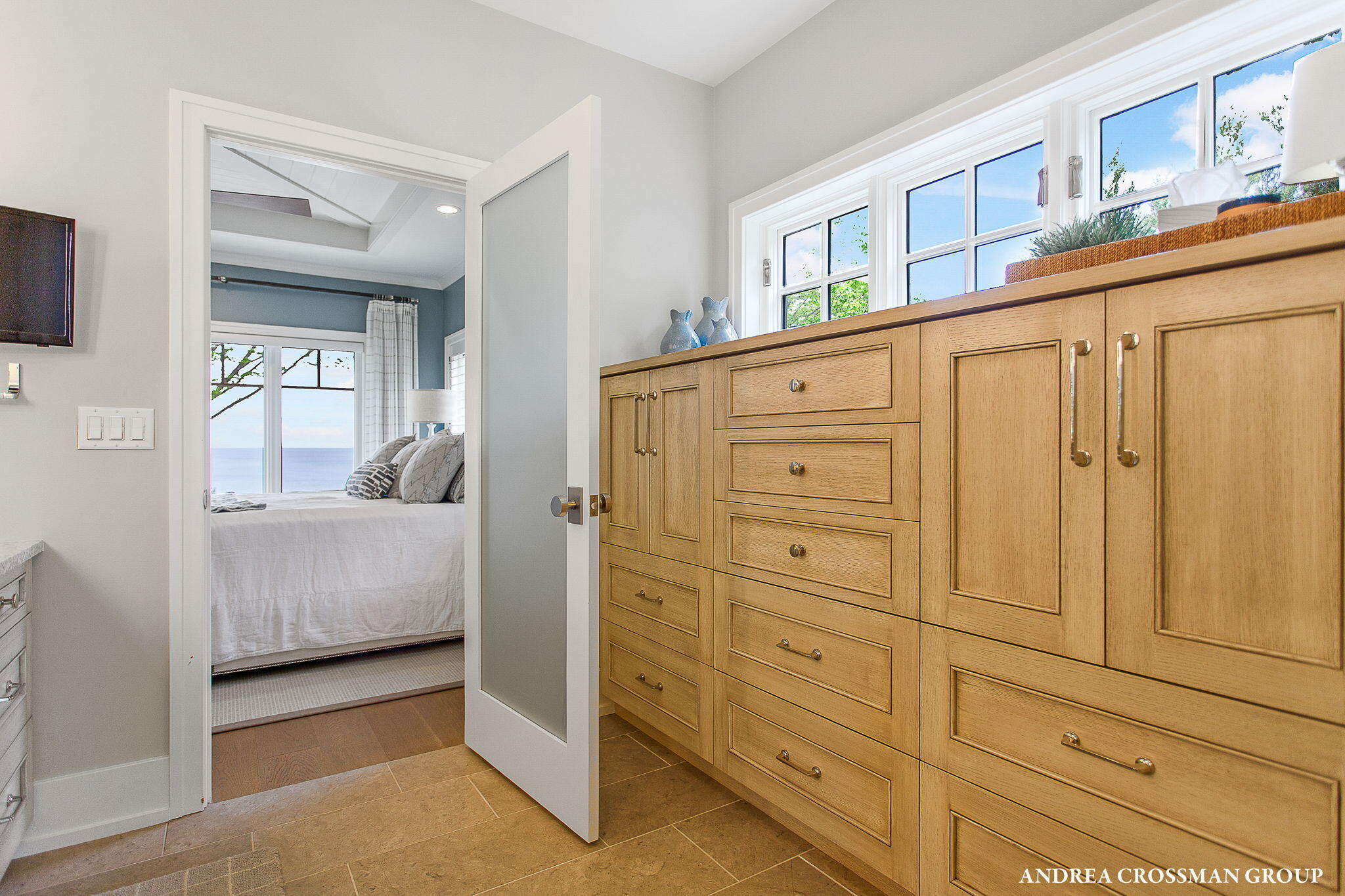 4101 Lakeridge Drive