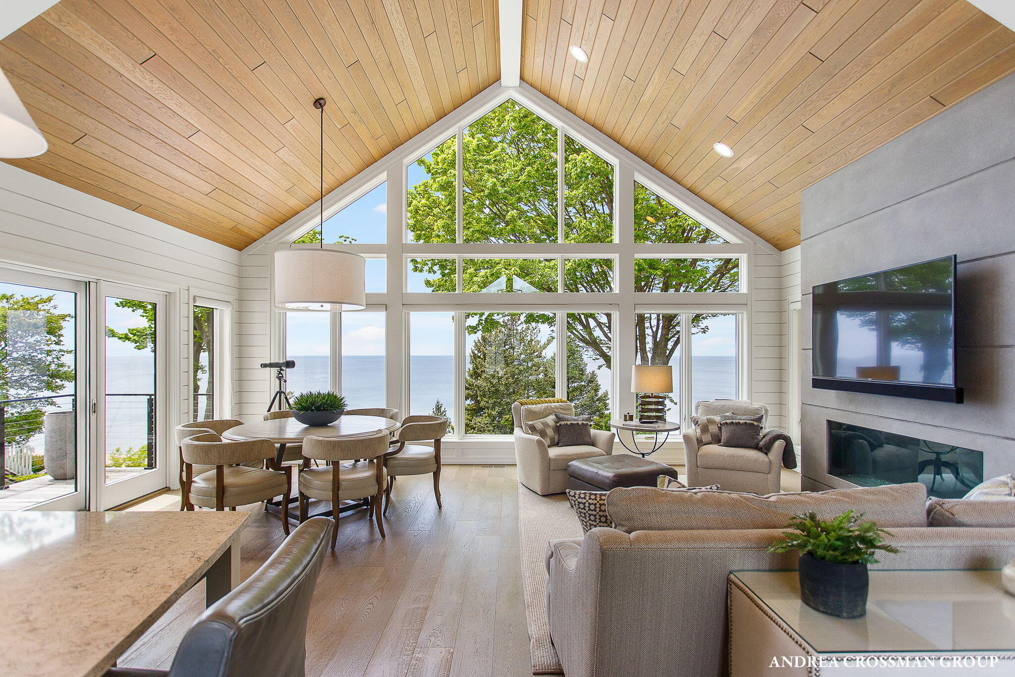 4101 Lakeridge Drive