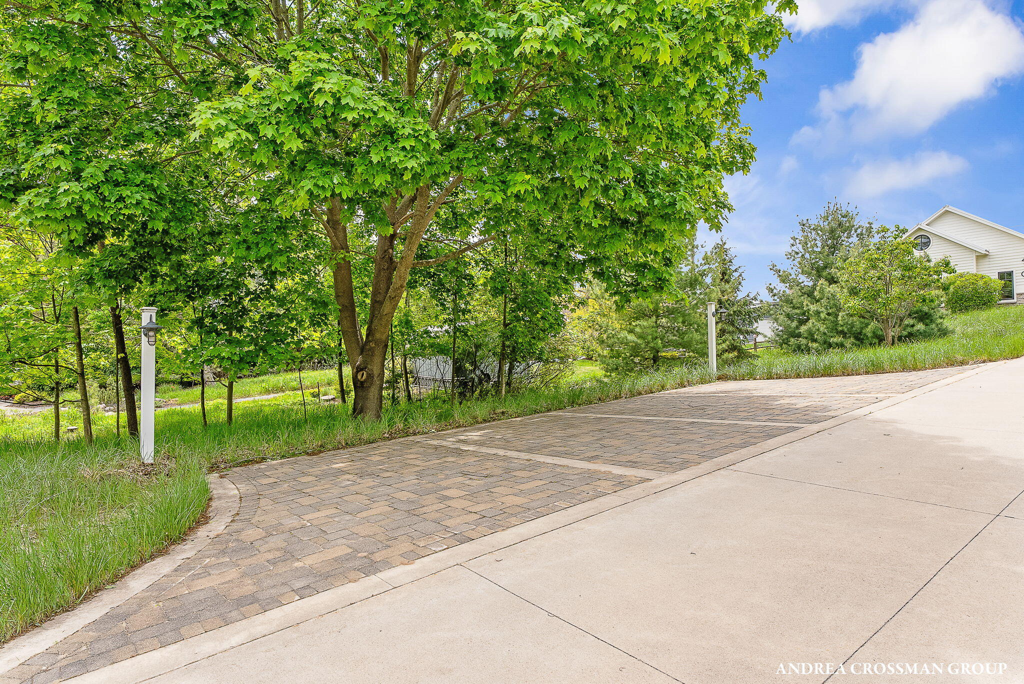 4101 Lakeridge Drive