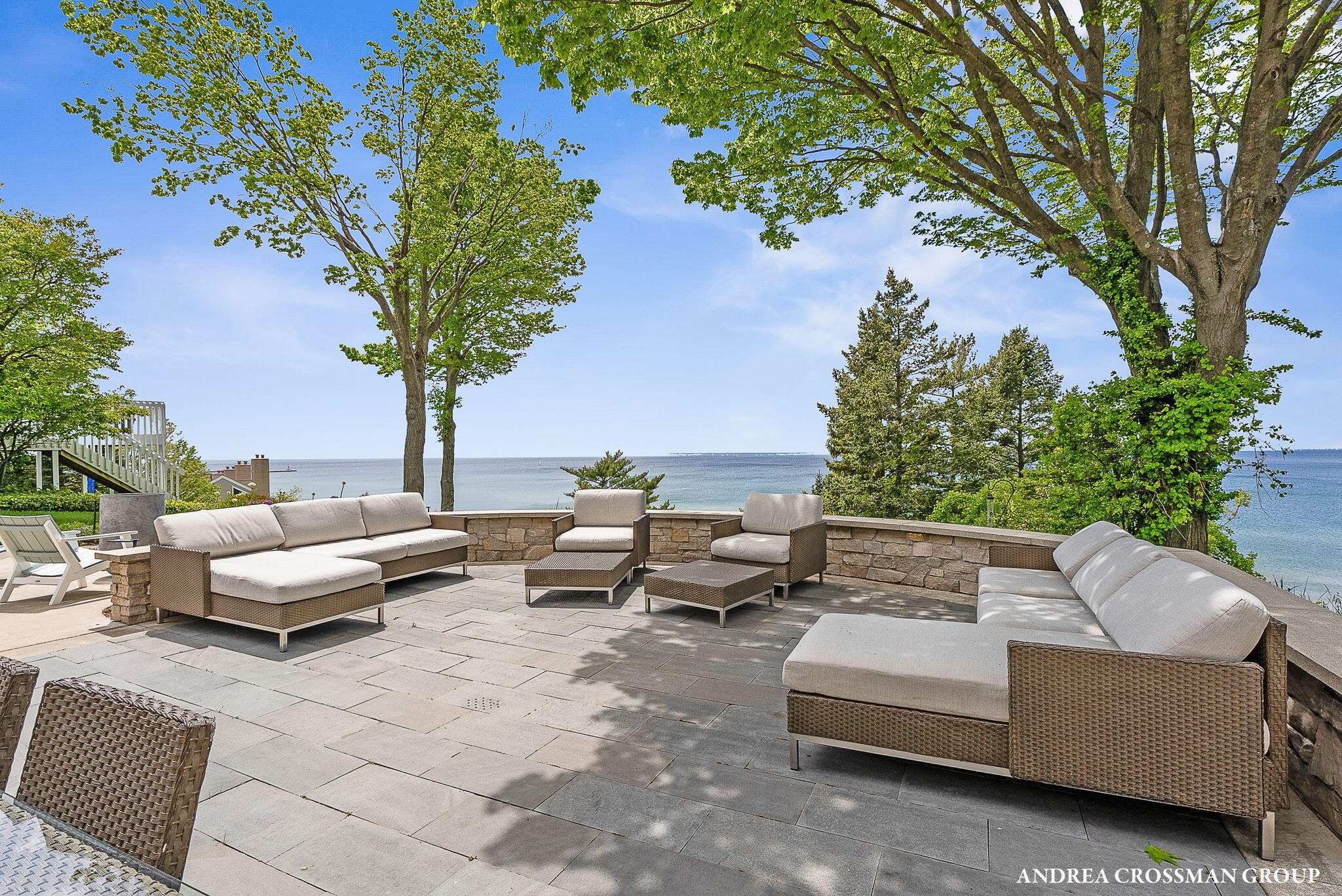 4101 Lakeridge Drive