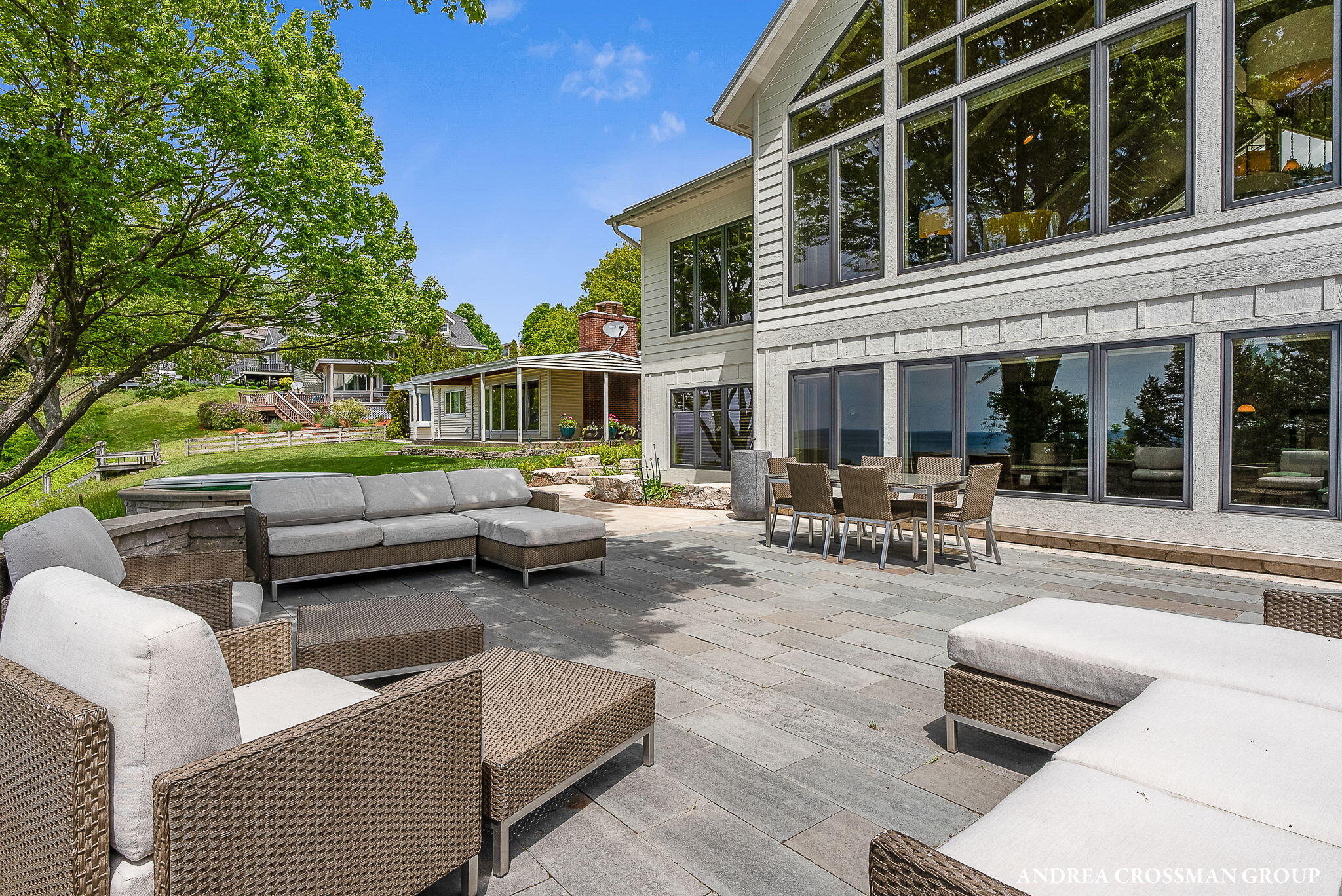 4101 Lakeridge Drive