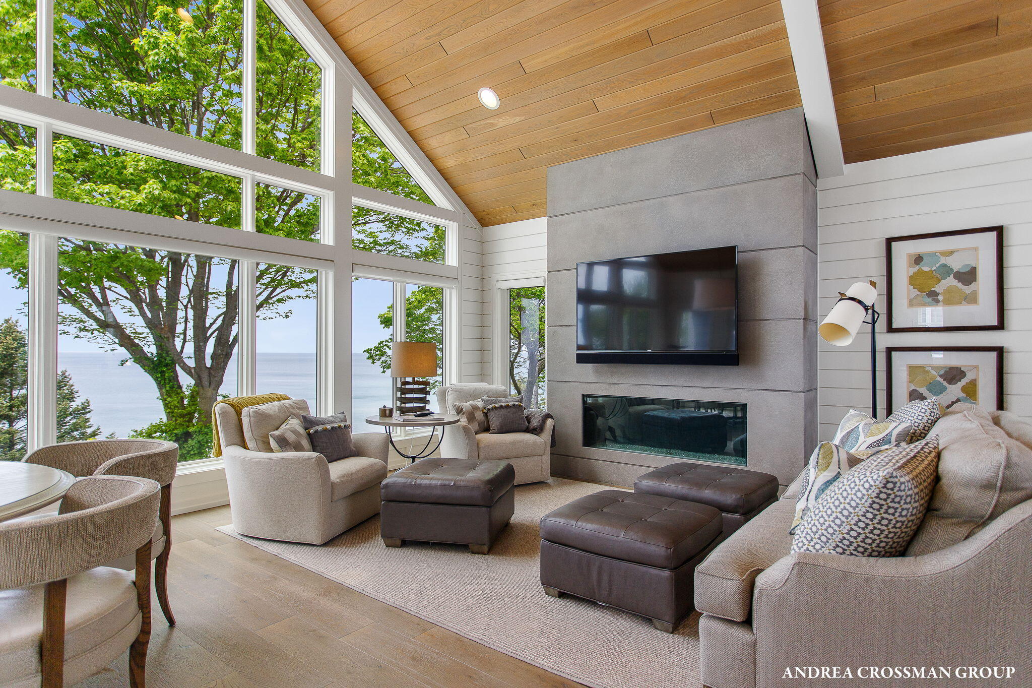 4101 Lakeridge Drive