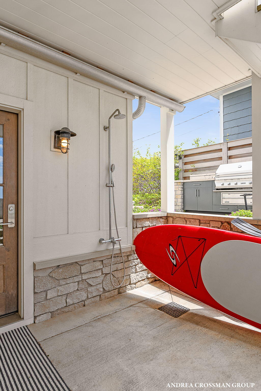 4101 Lakeridge Drive