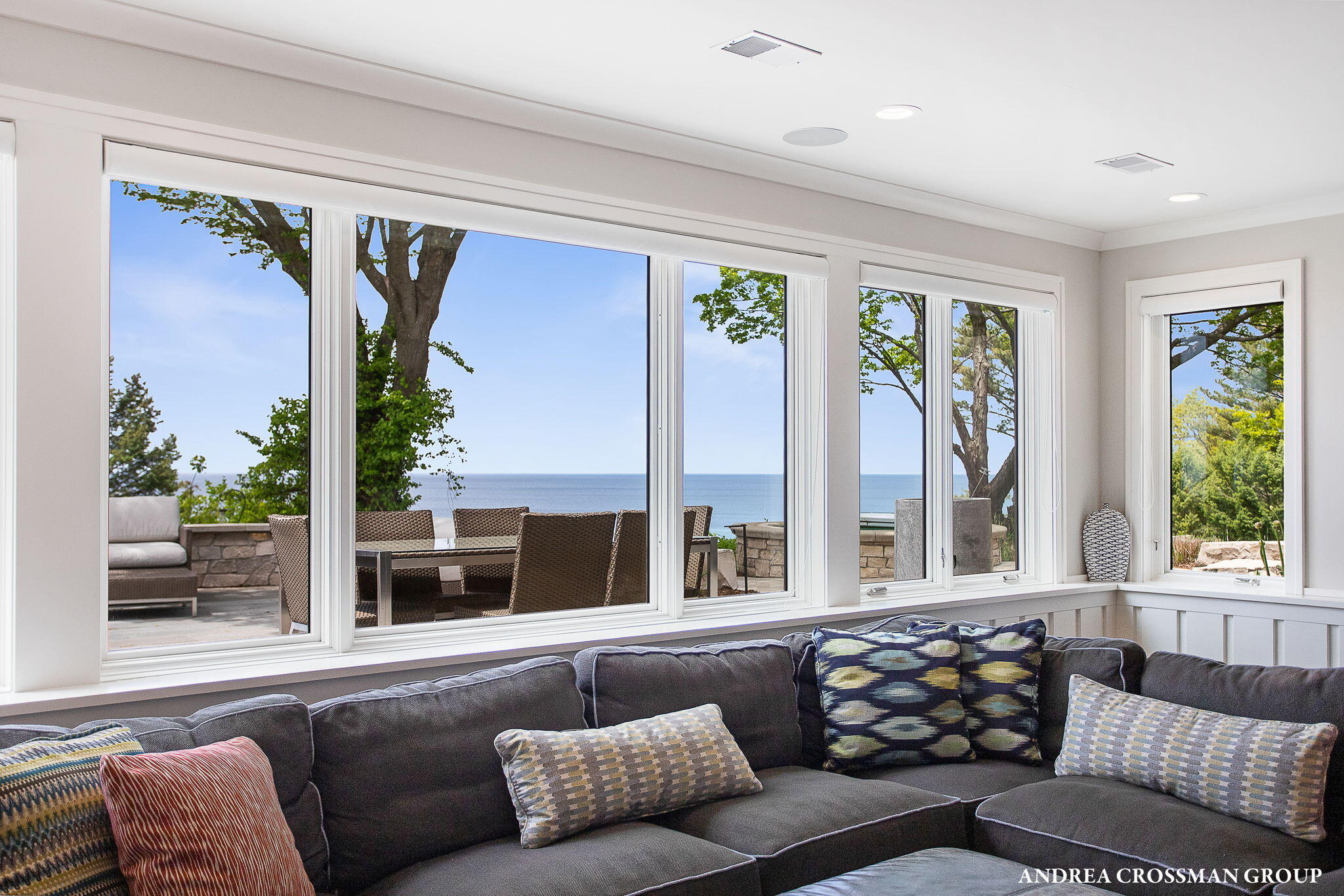 4101 Lakeridge Drive