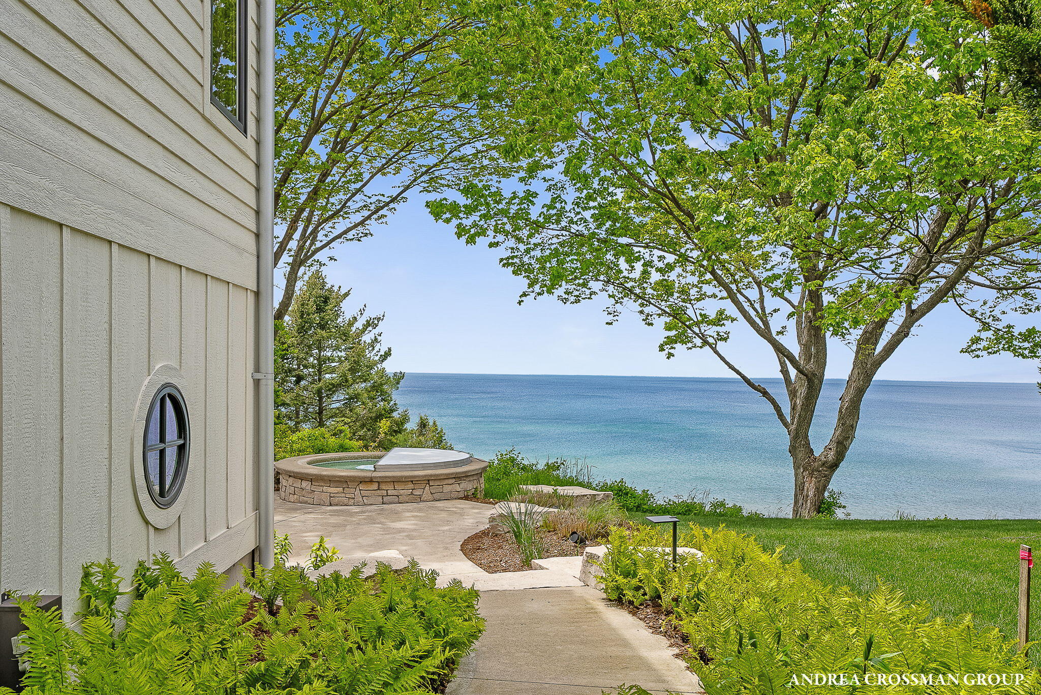 4101 Lakeridge Drive