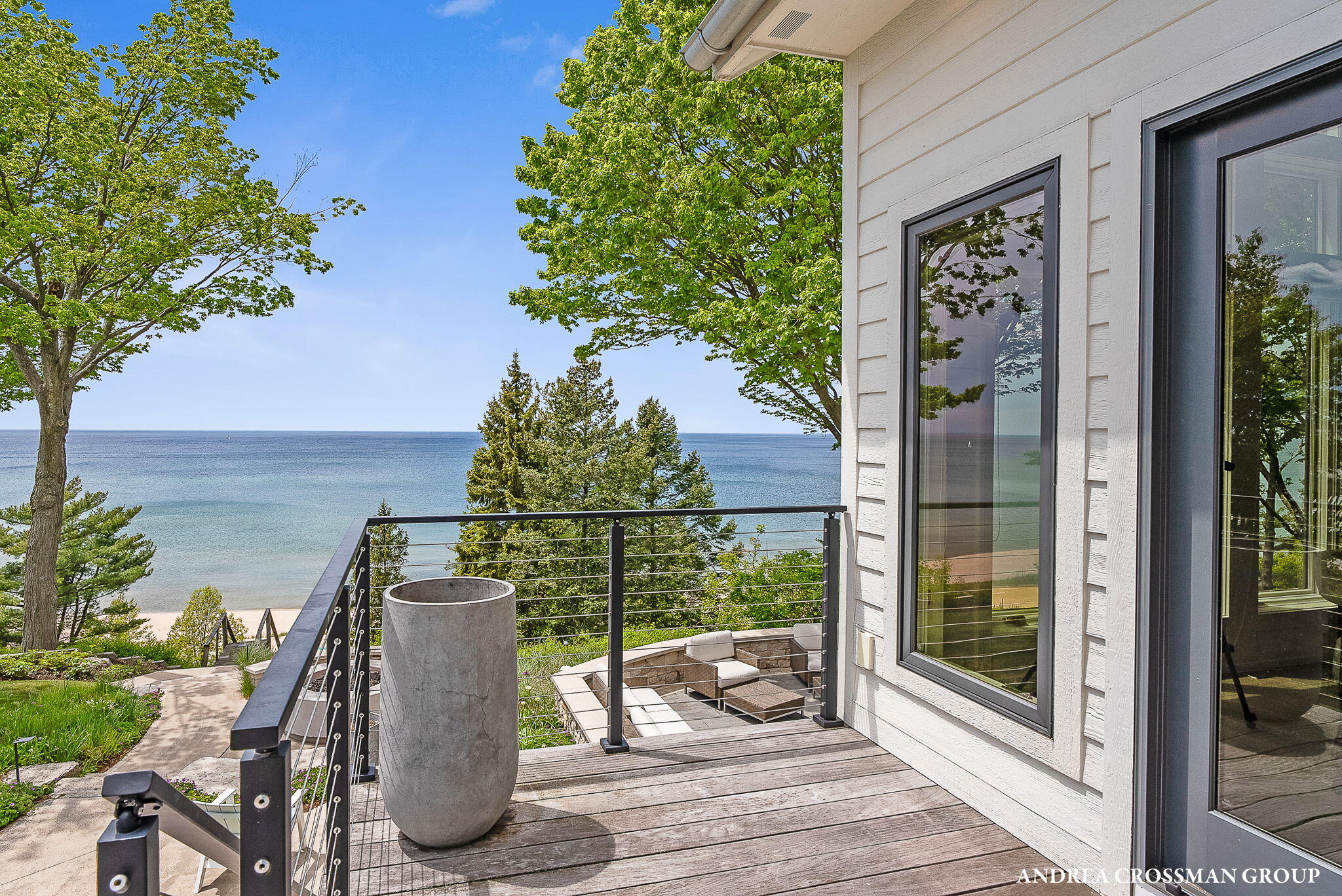 4101 Lakeridge Drive