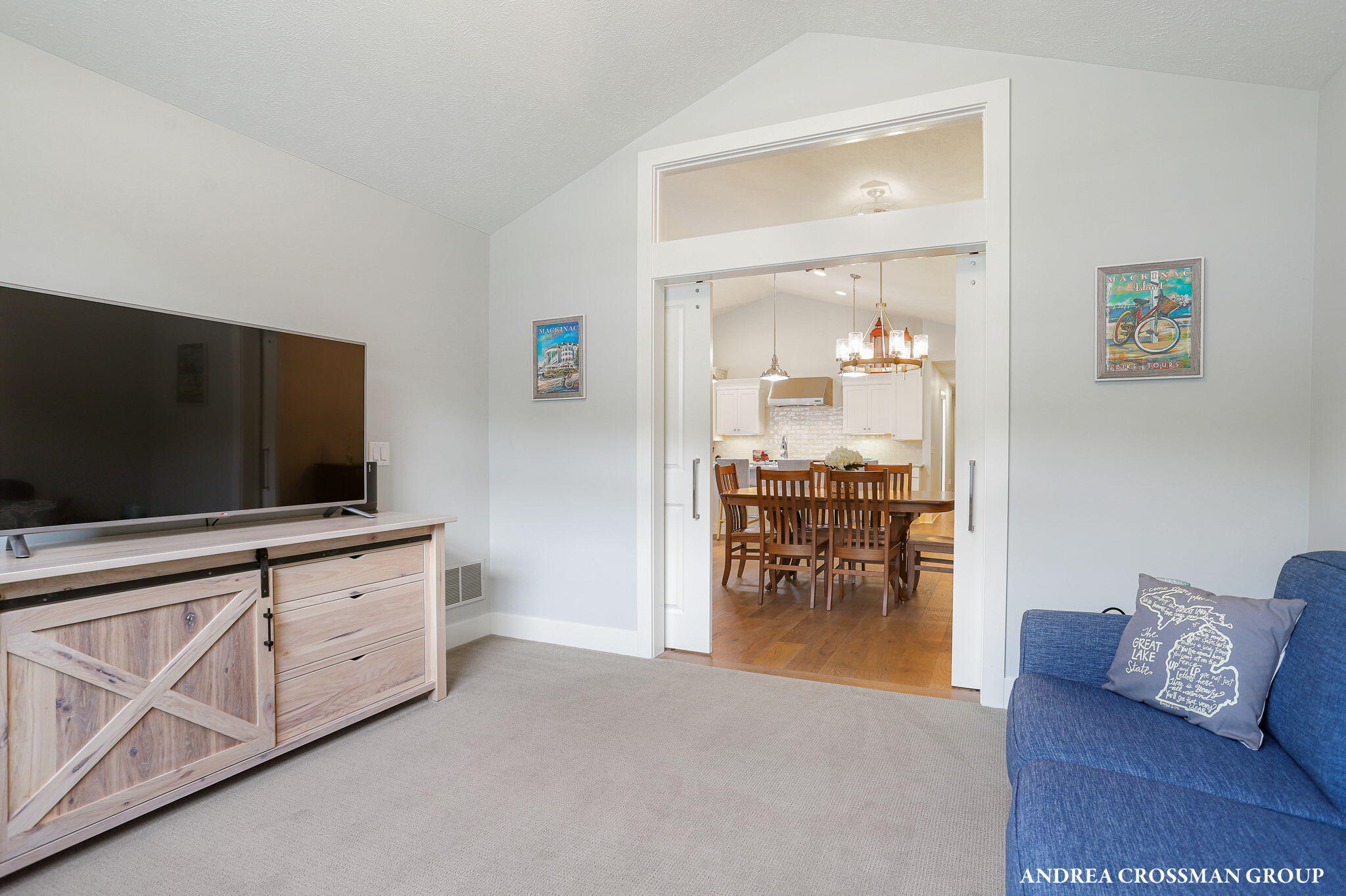 225 Janes View Drive