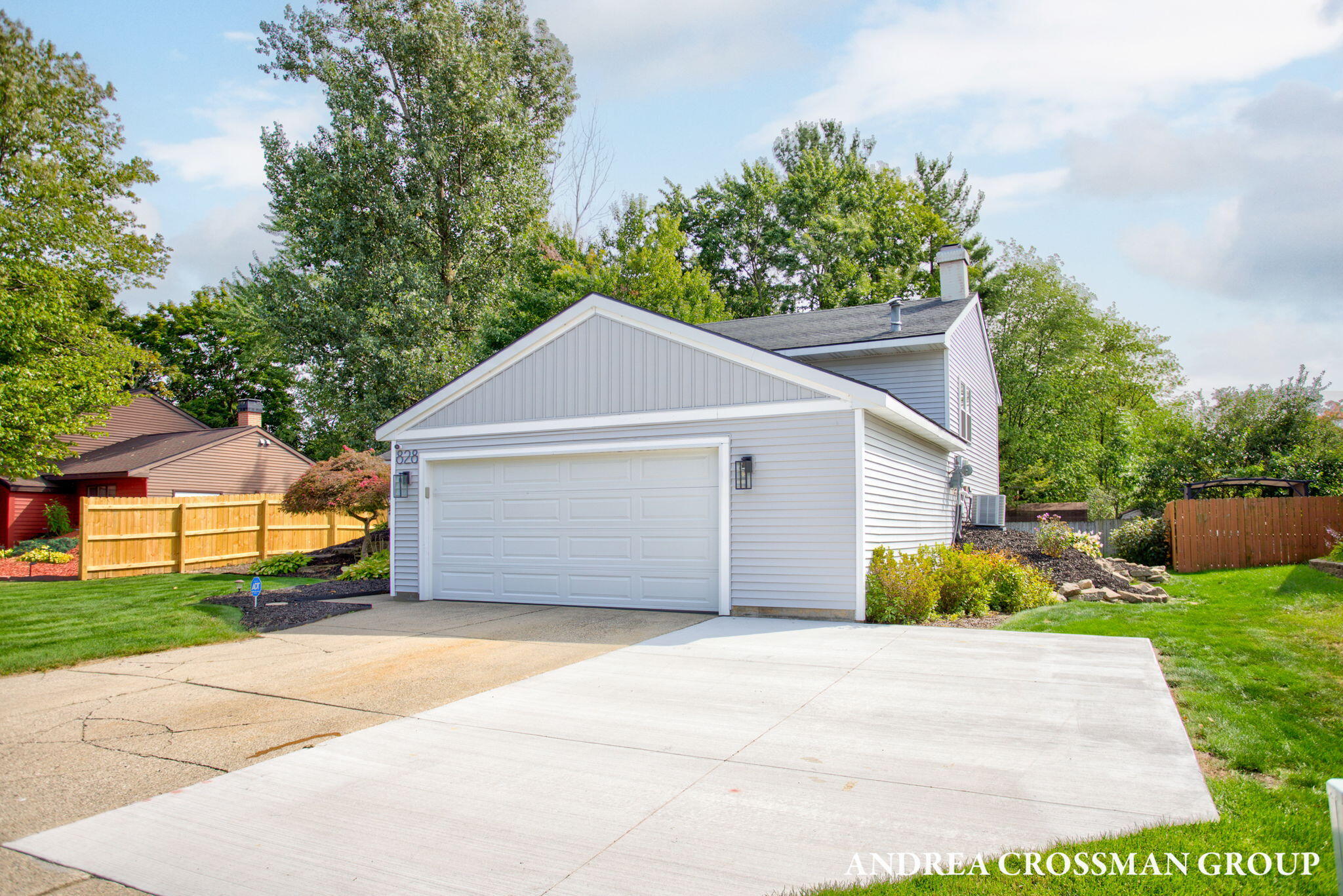 828 Tierra Street SE