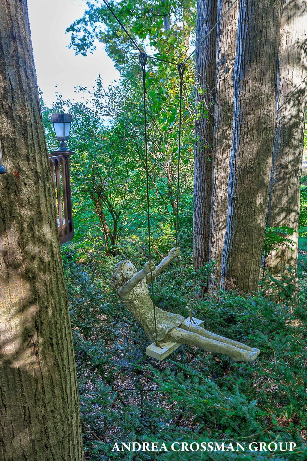 2542 Lakeshore Drive