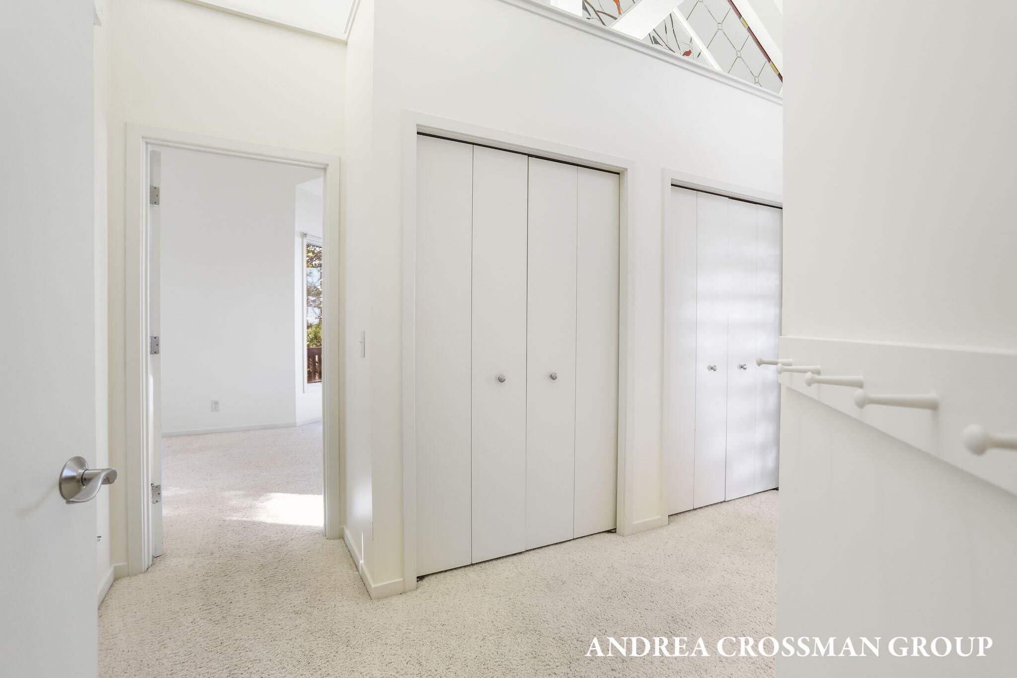 2542 Lakeshore Drive