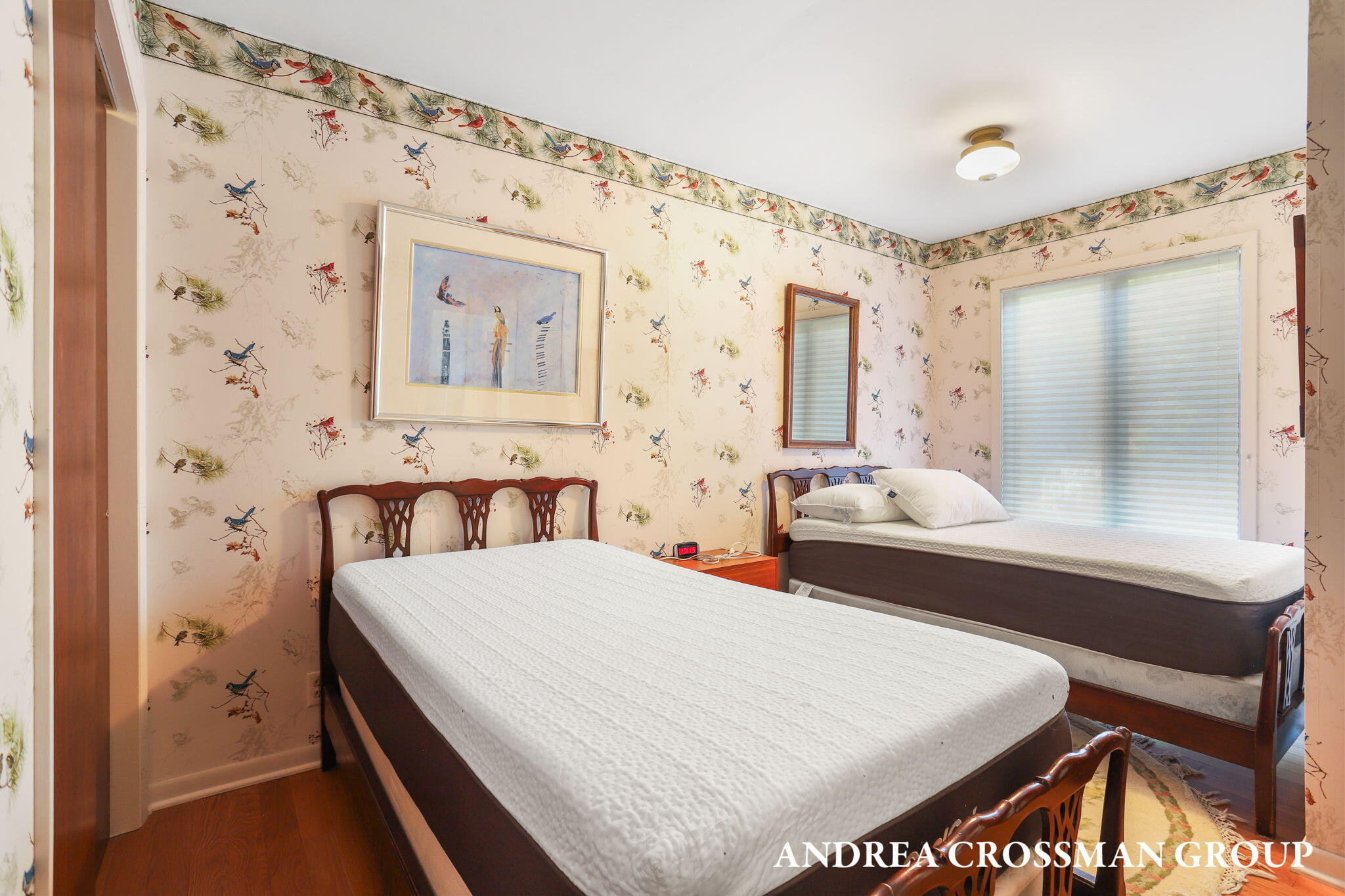 2542 Lakeshore Drive