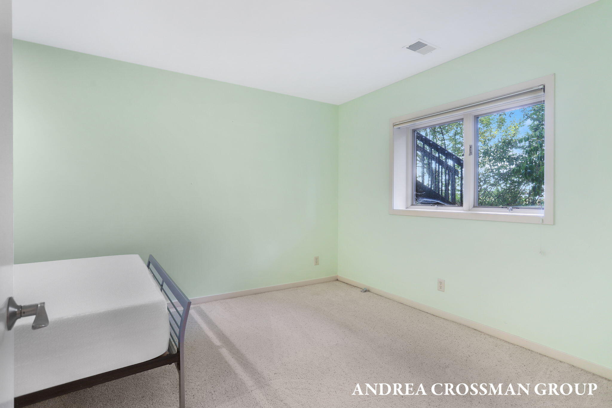 2542 Lakeshore Drive